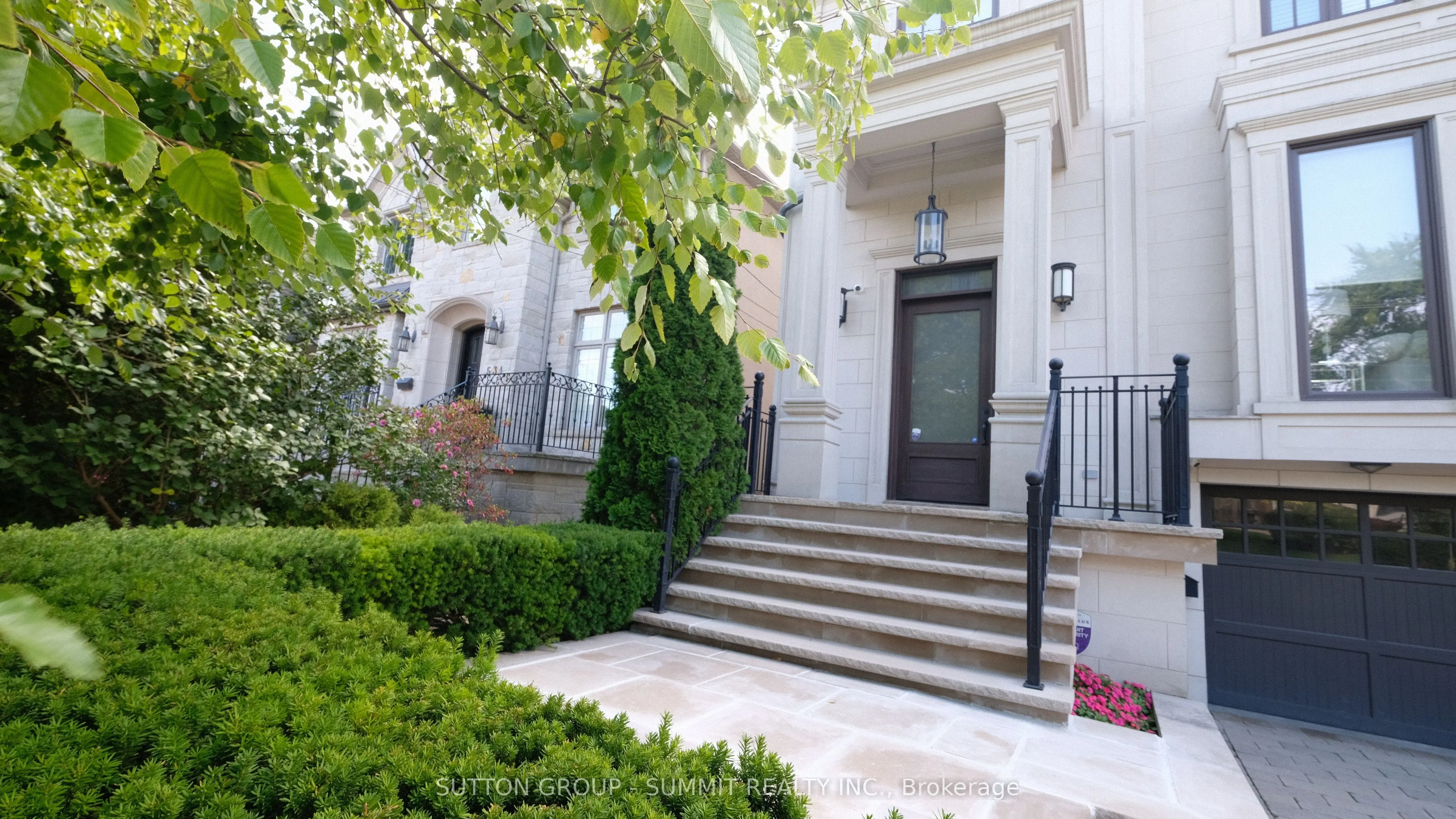 533 Cranbrooke Avenue