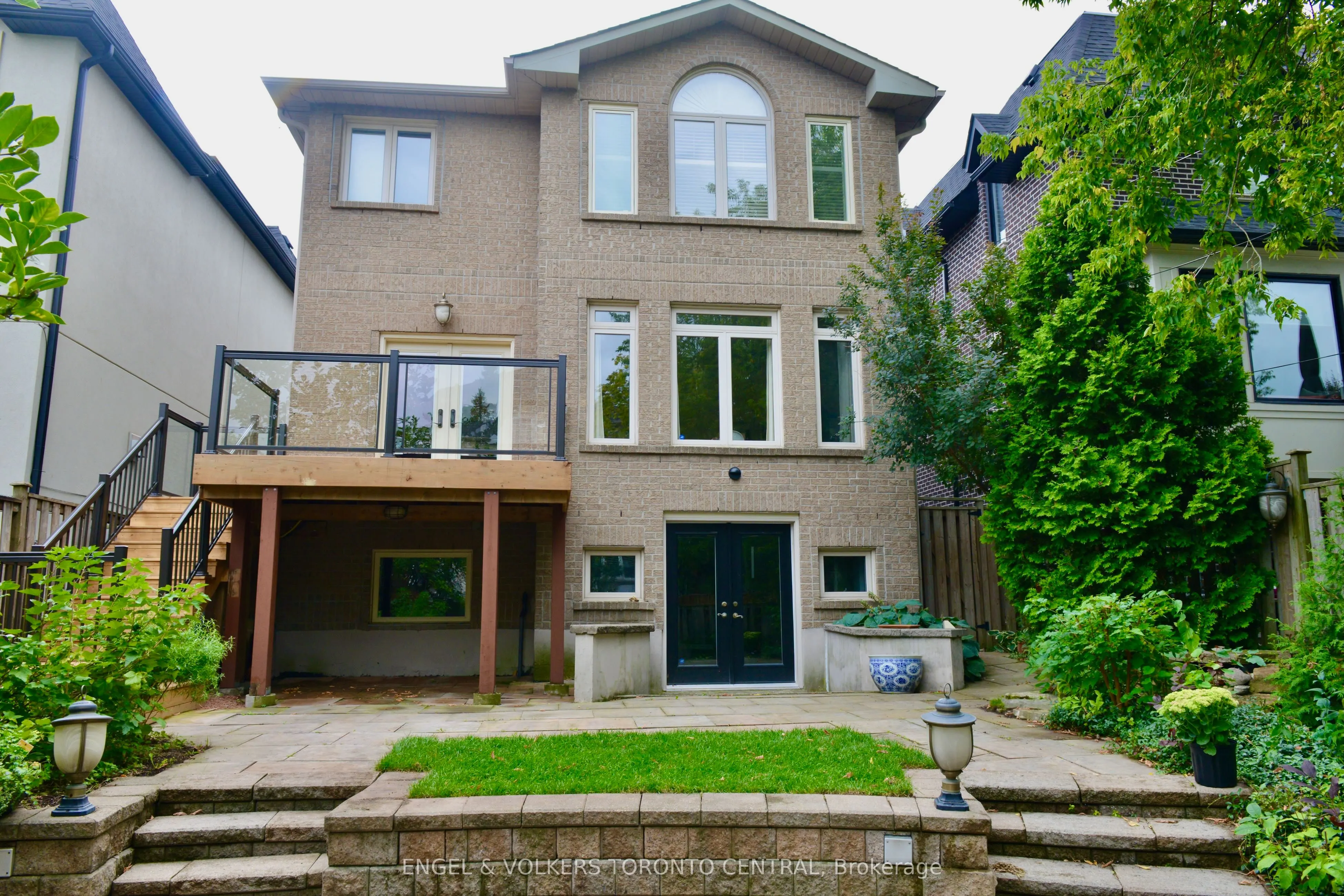 344 Glengarry Avenue