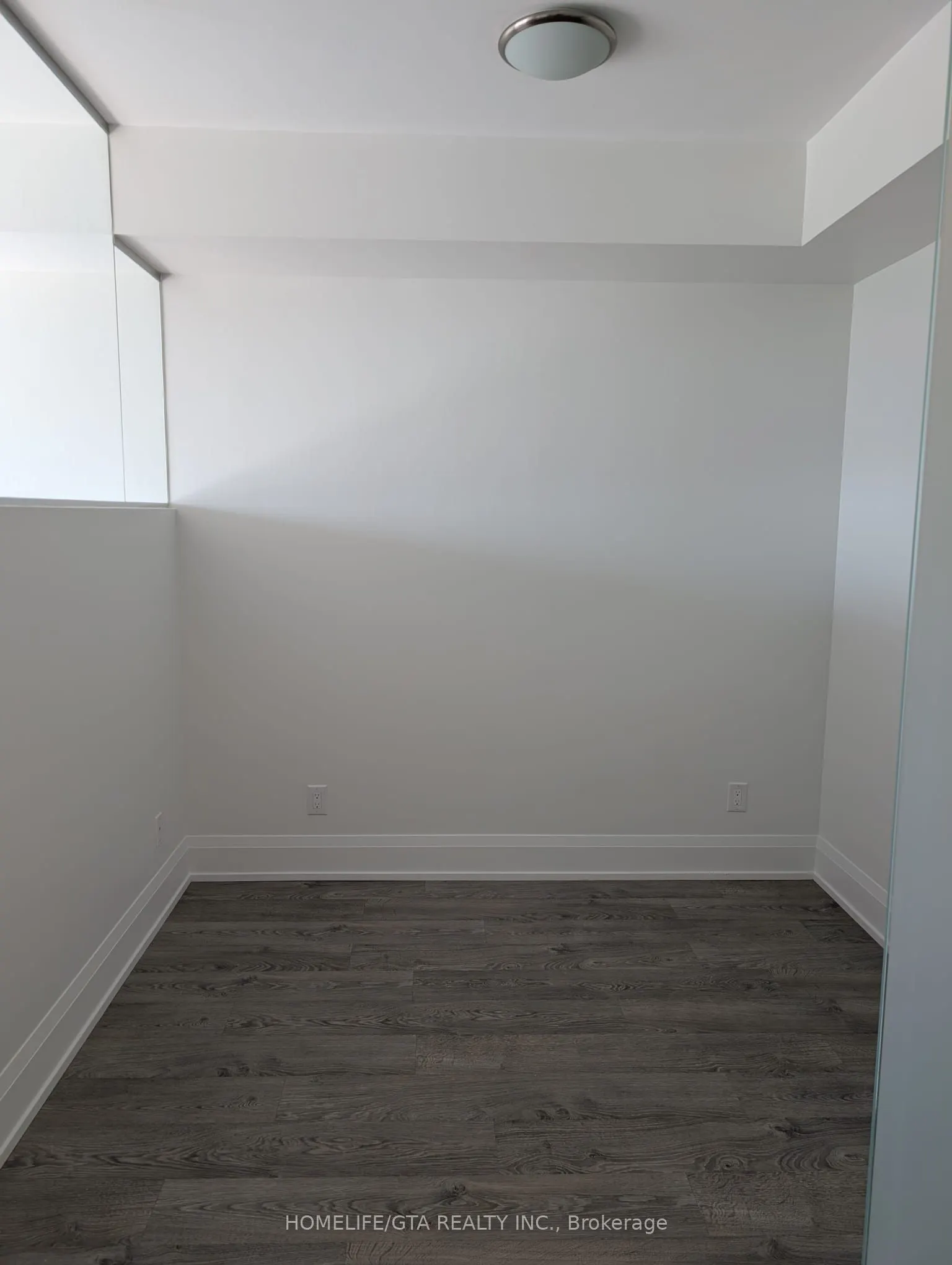 101 Erskine Avenue, #2111