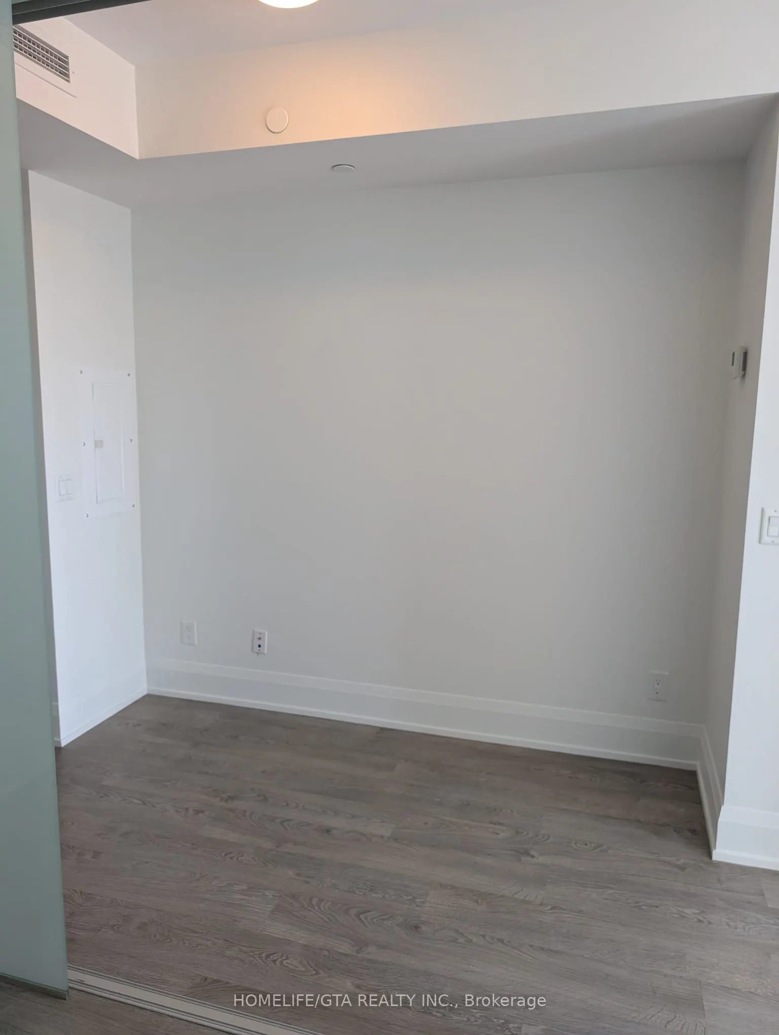 101 Erskine Avenue, #2111