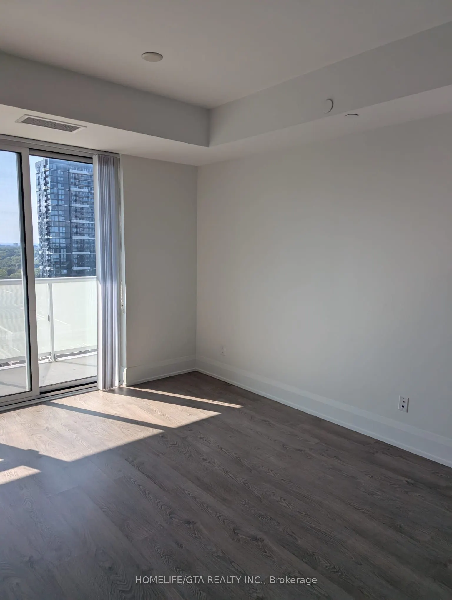101 Erskine Avenue, #2111