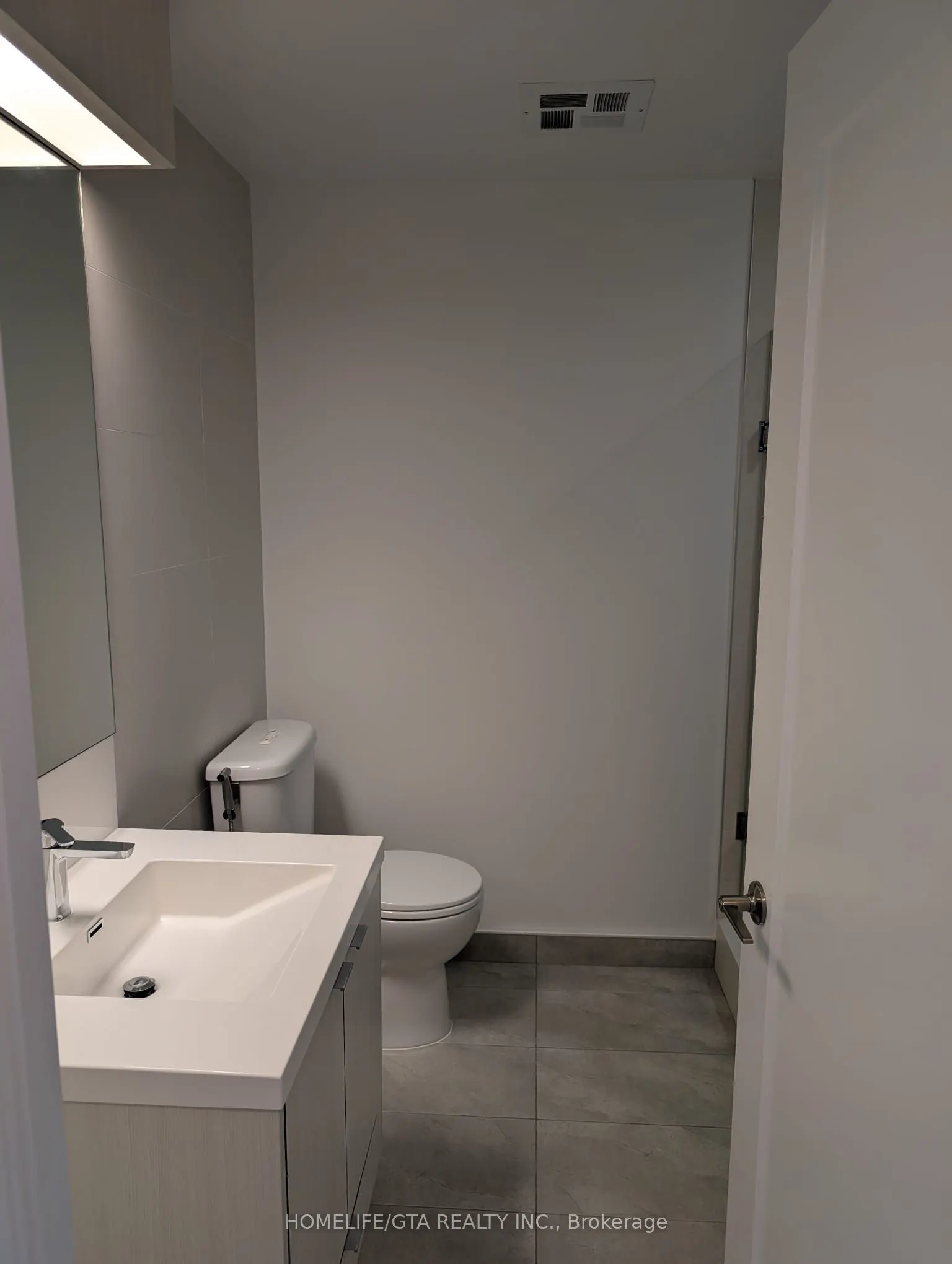 101 Erskine Avenue, #2111