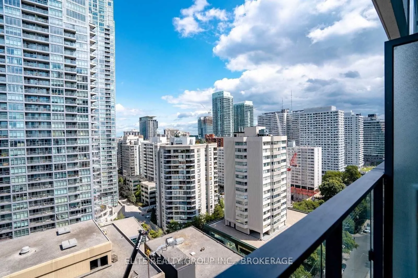 5 Soudan Avenue, #2110