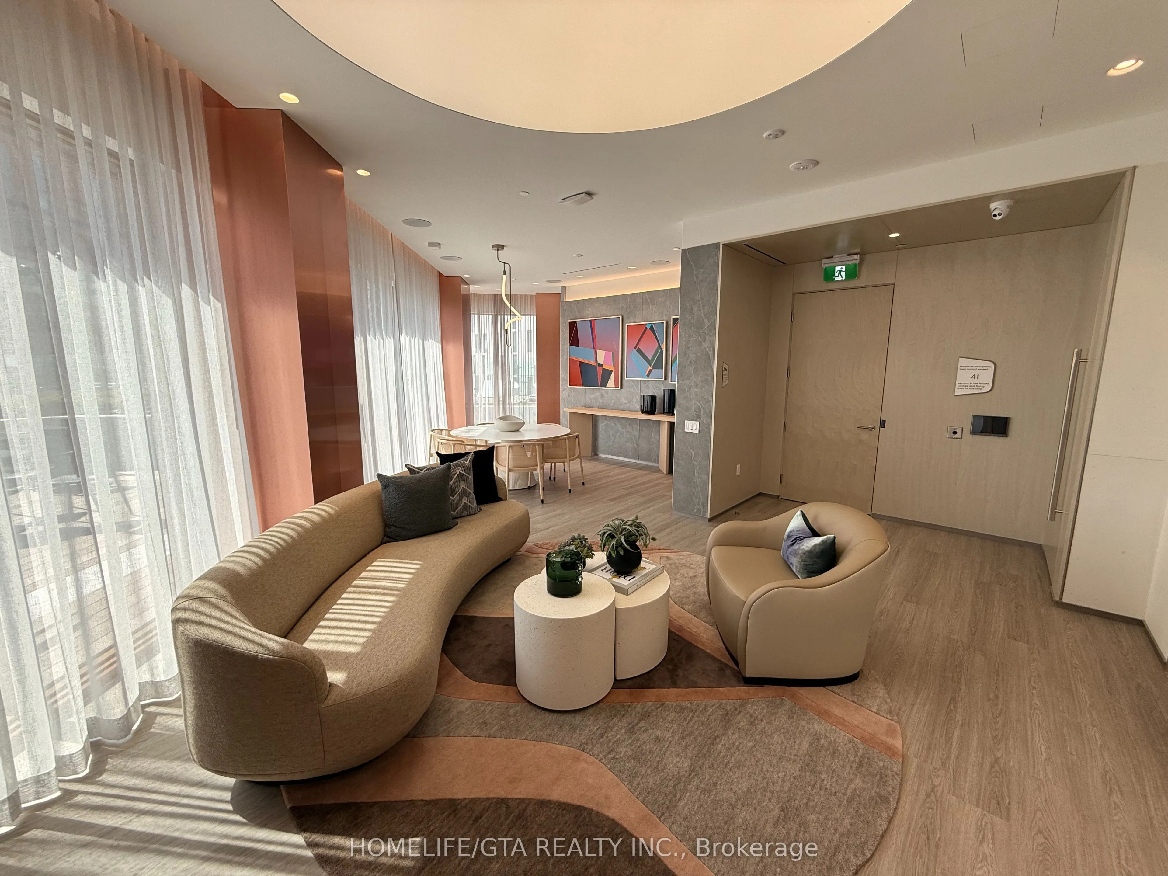 155 Merchants Wharf, #927