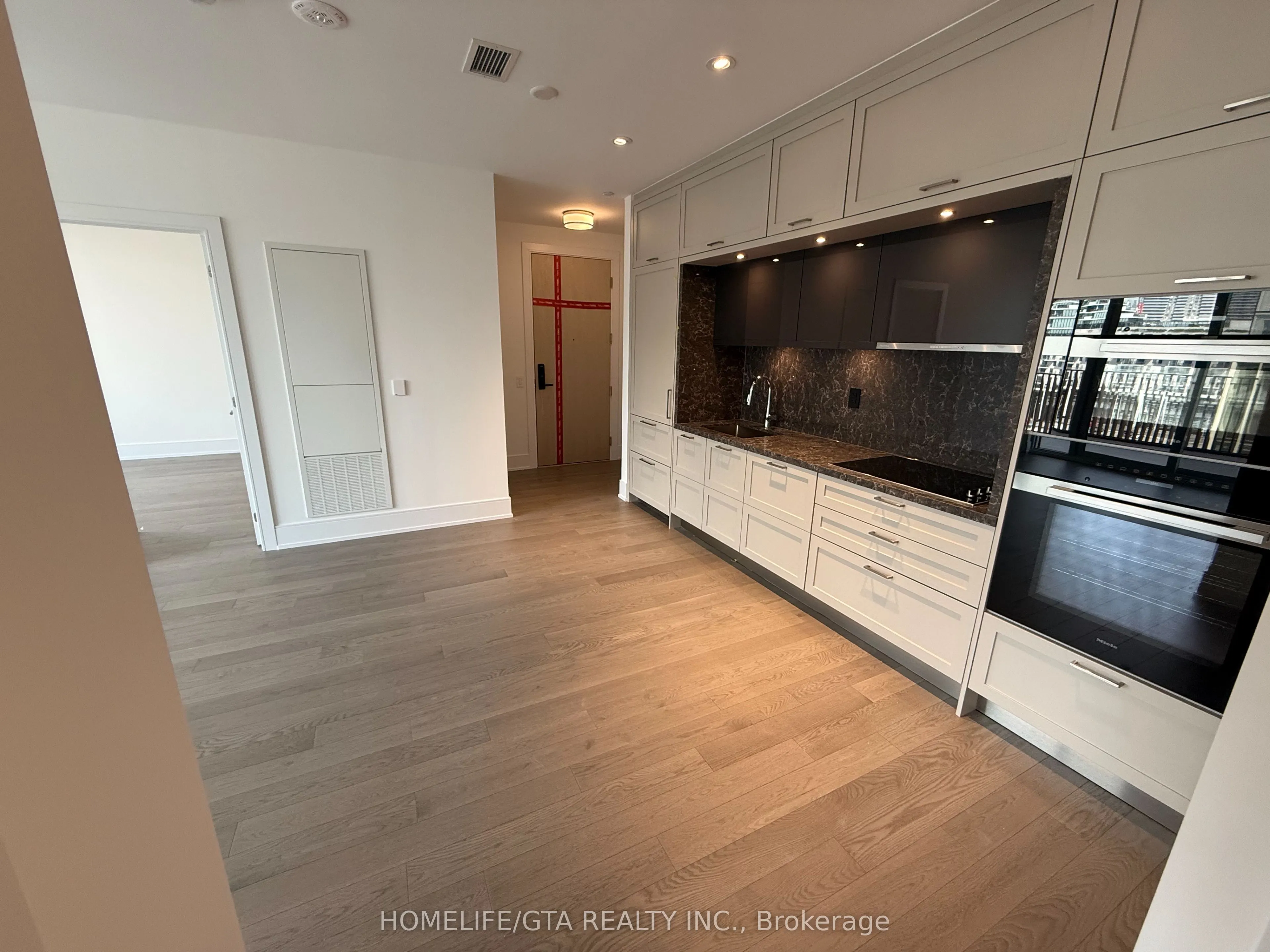 155 Merchants Wharf, #927
