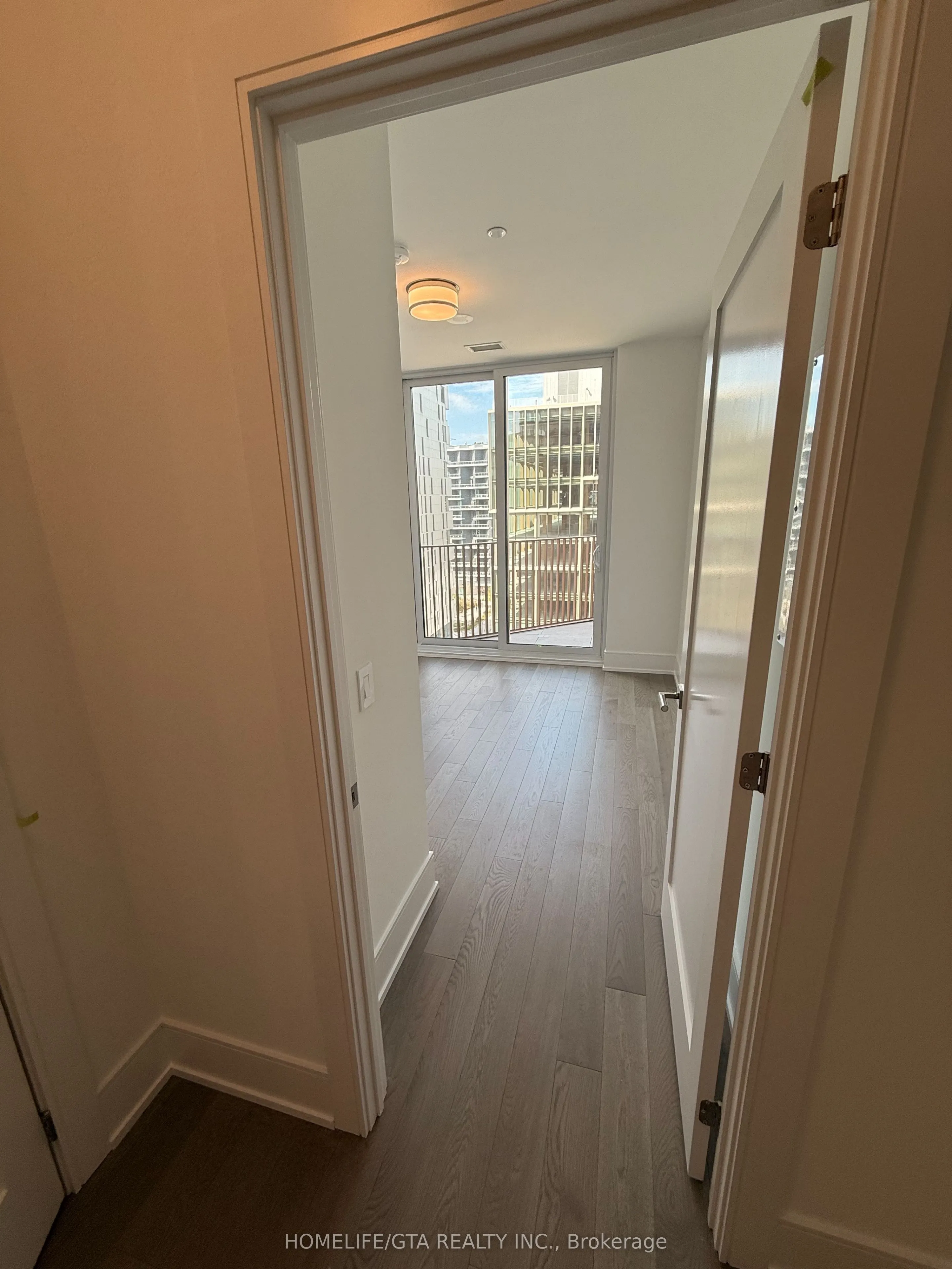 155 Merchants Wharf, #927