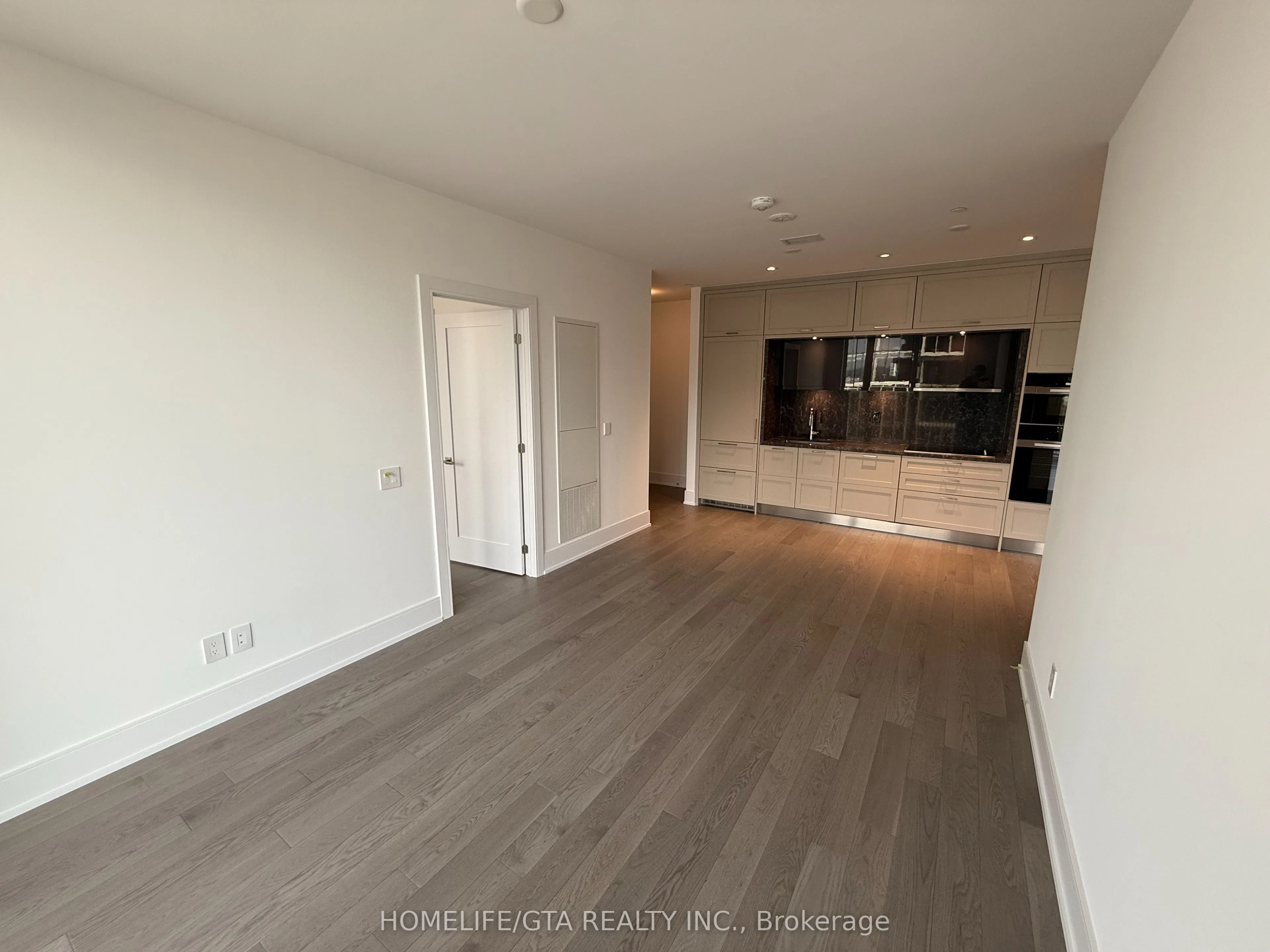 155 Merchants Wharf, #927