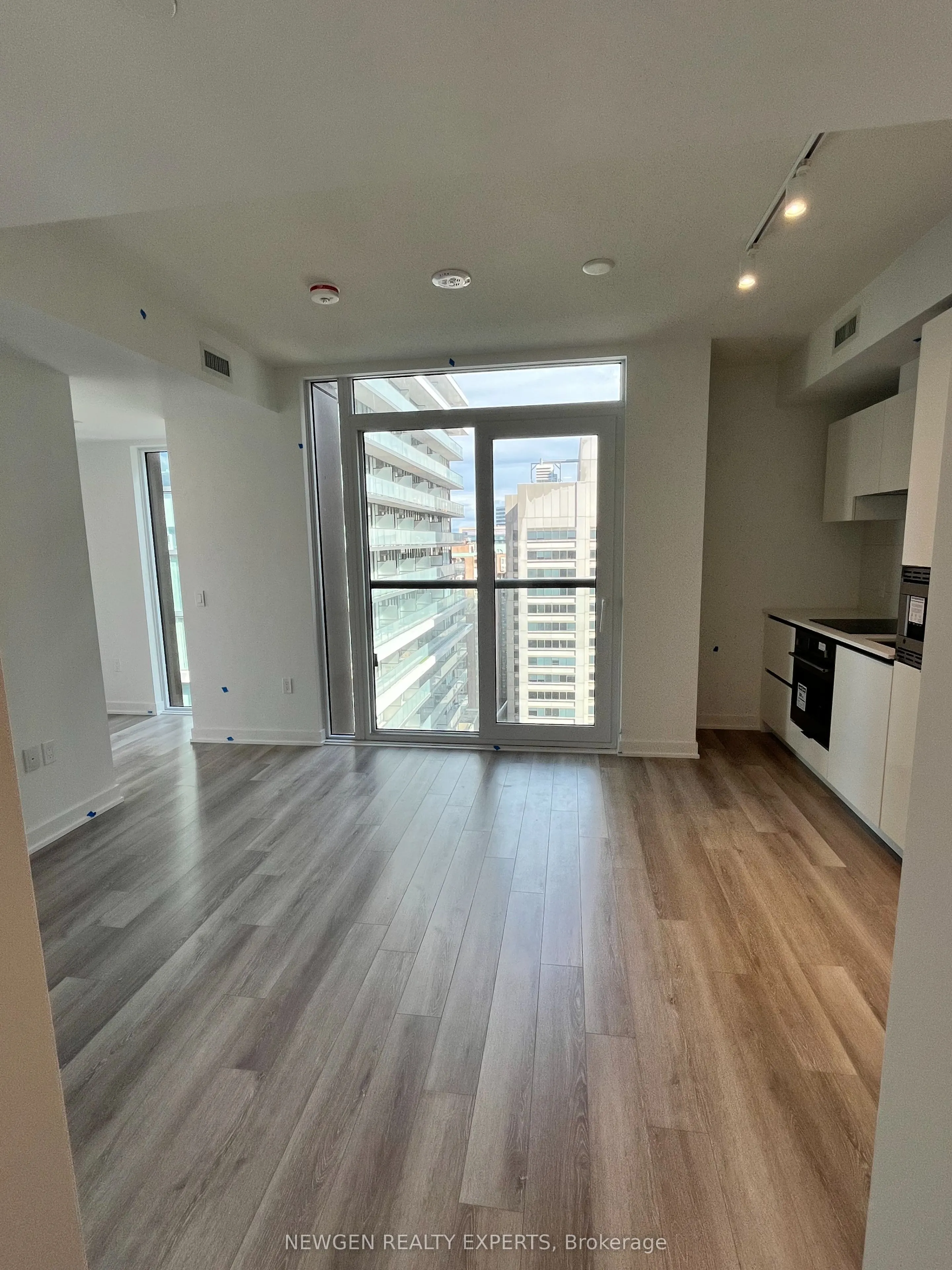 238 Simcoe Street NE, #2503