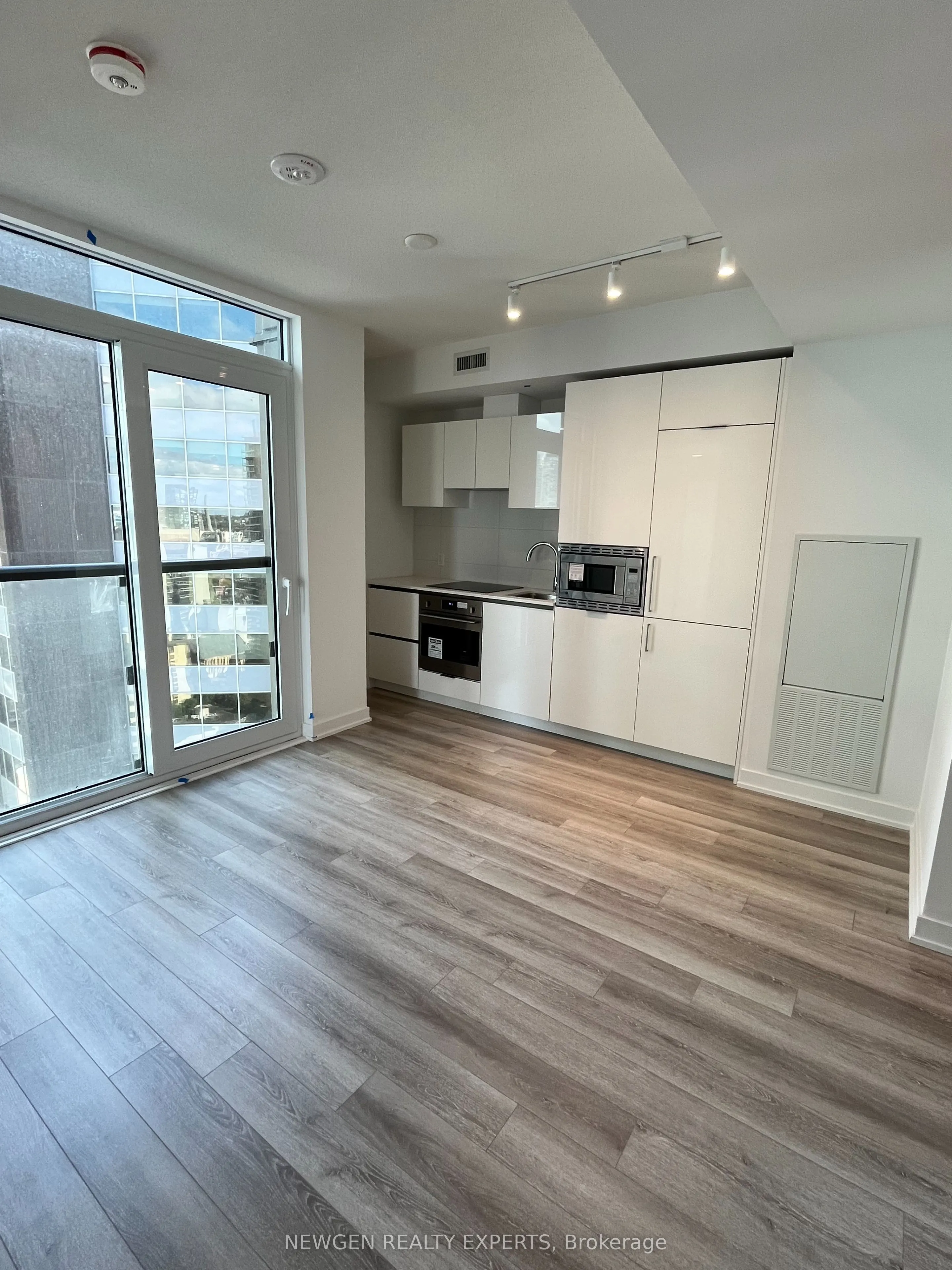 238 Simcoe Street NE, #2503