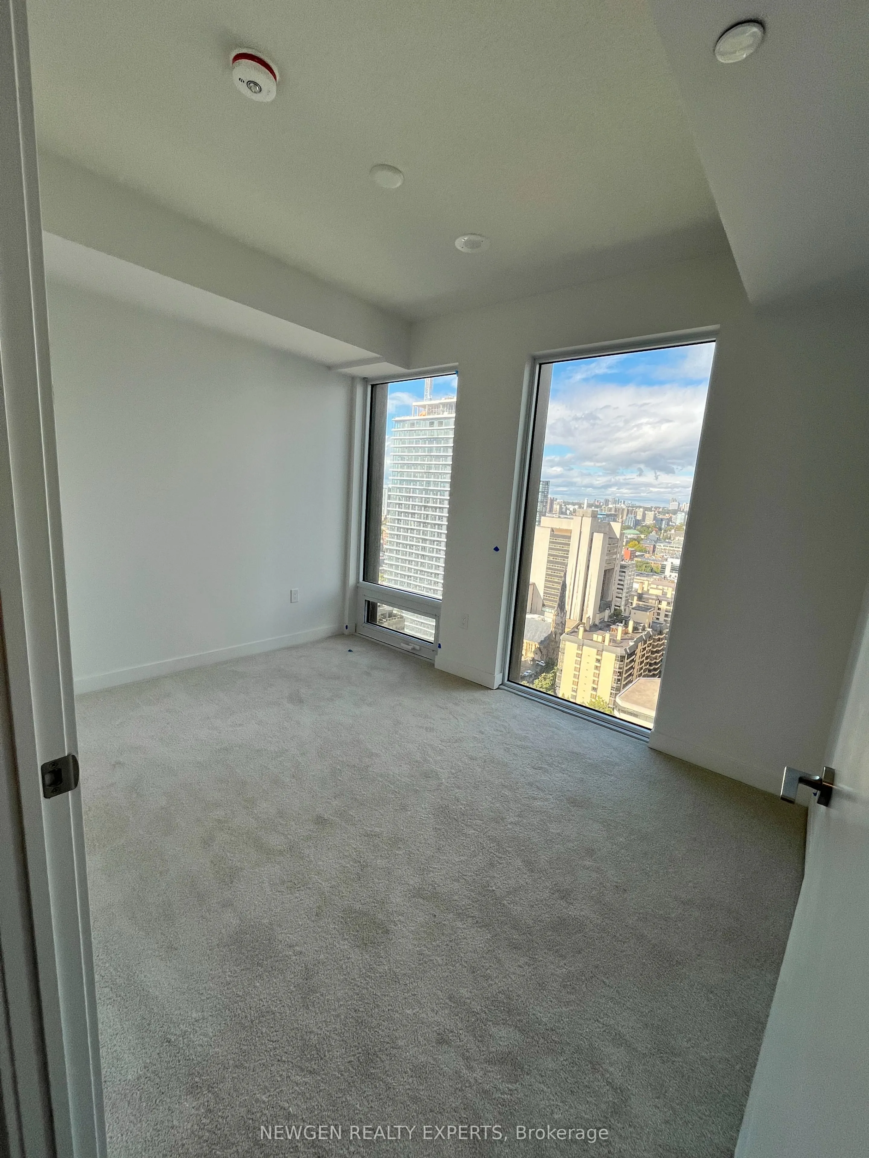 238 Simcoe Street NE, #2503