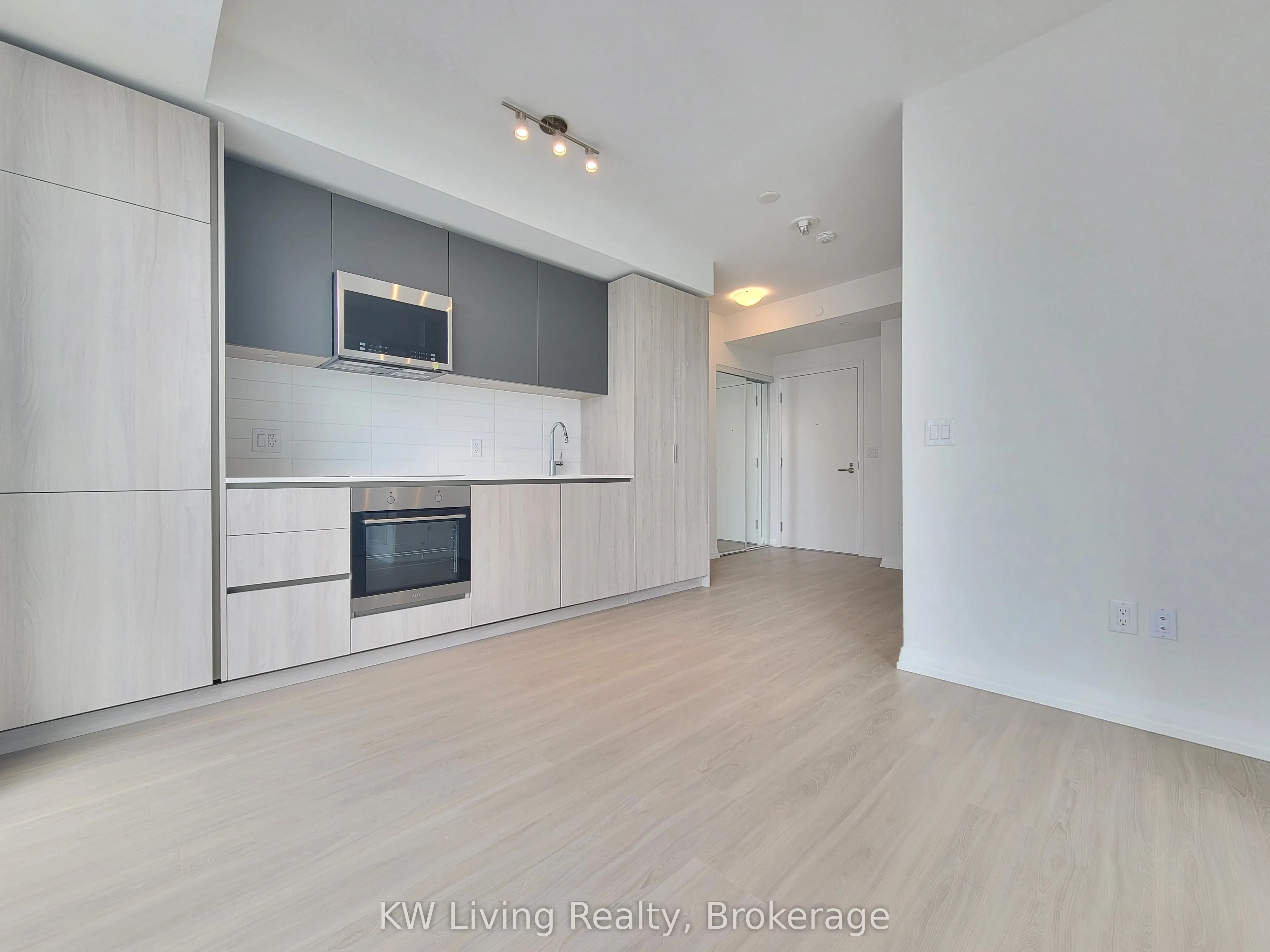 8 Widmer Street, #4803
