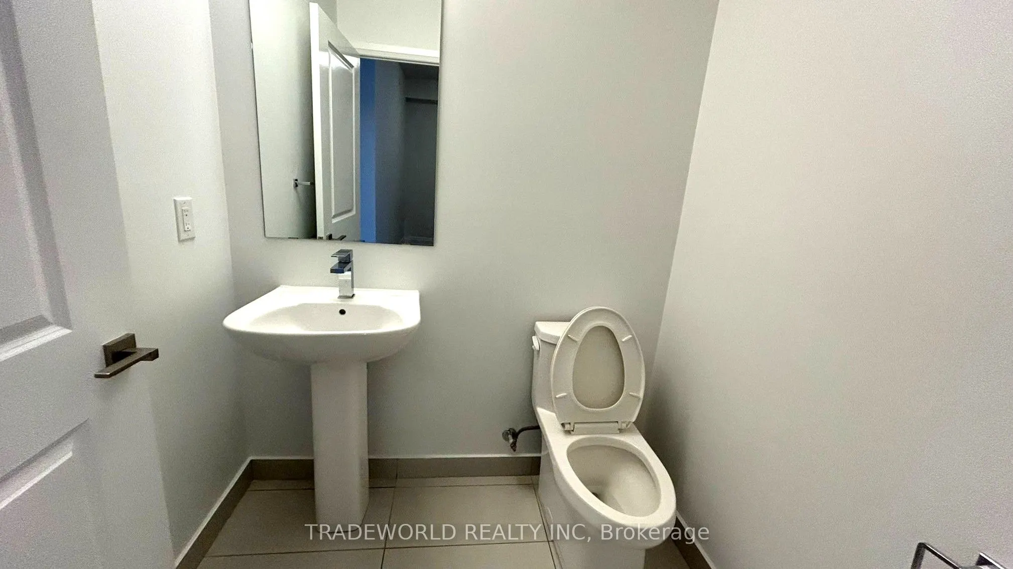 591 Sheppard Avenue E, #902