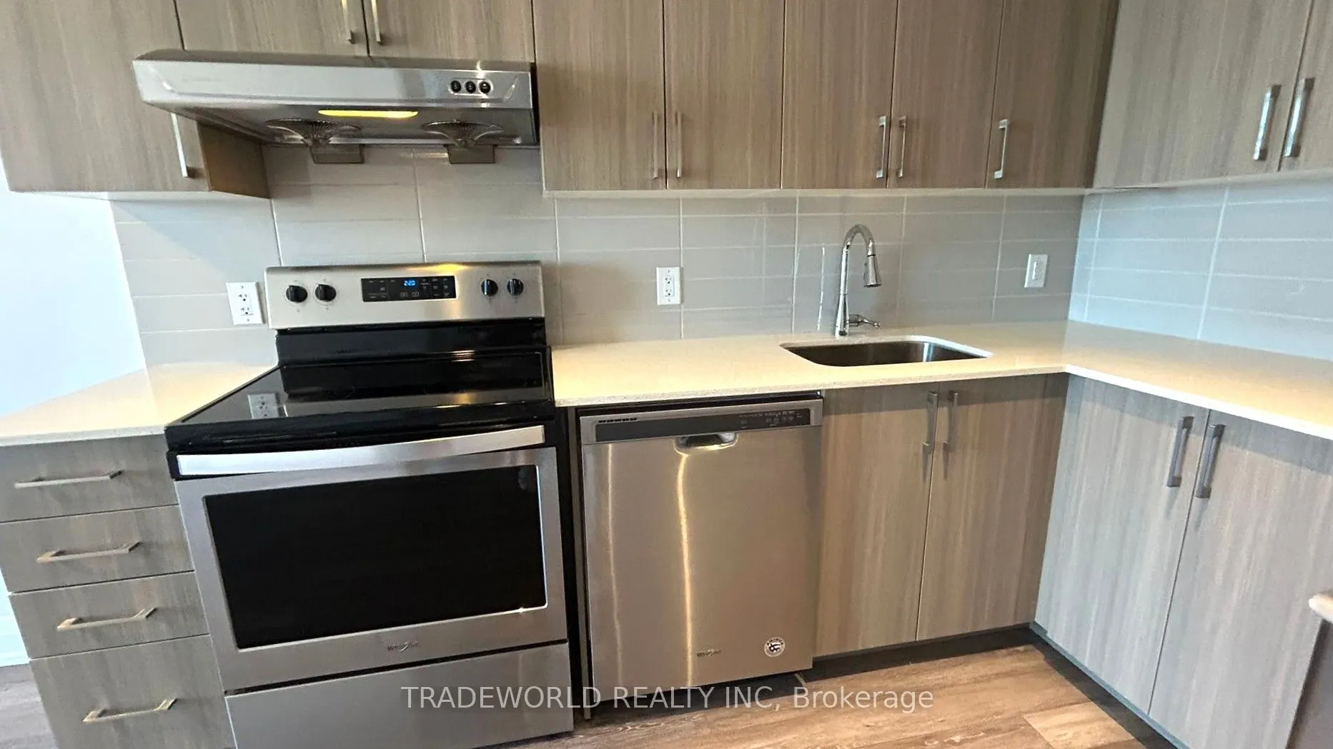 591 Sheppard Avenue E, #902