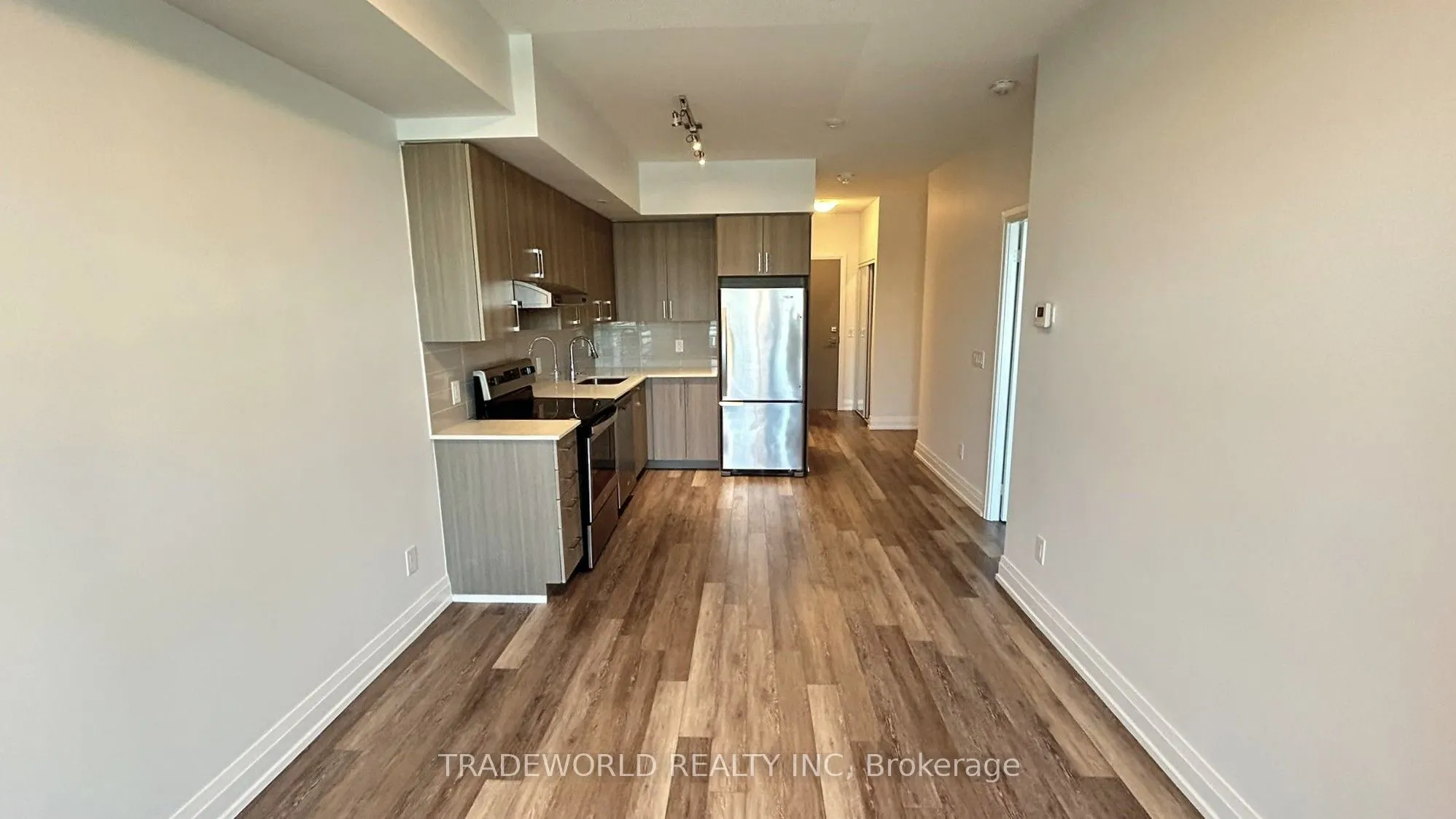 591 Sheppard Avenue E, #902