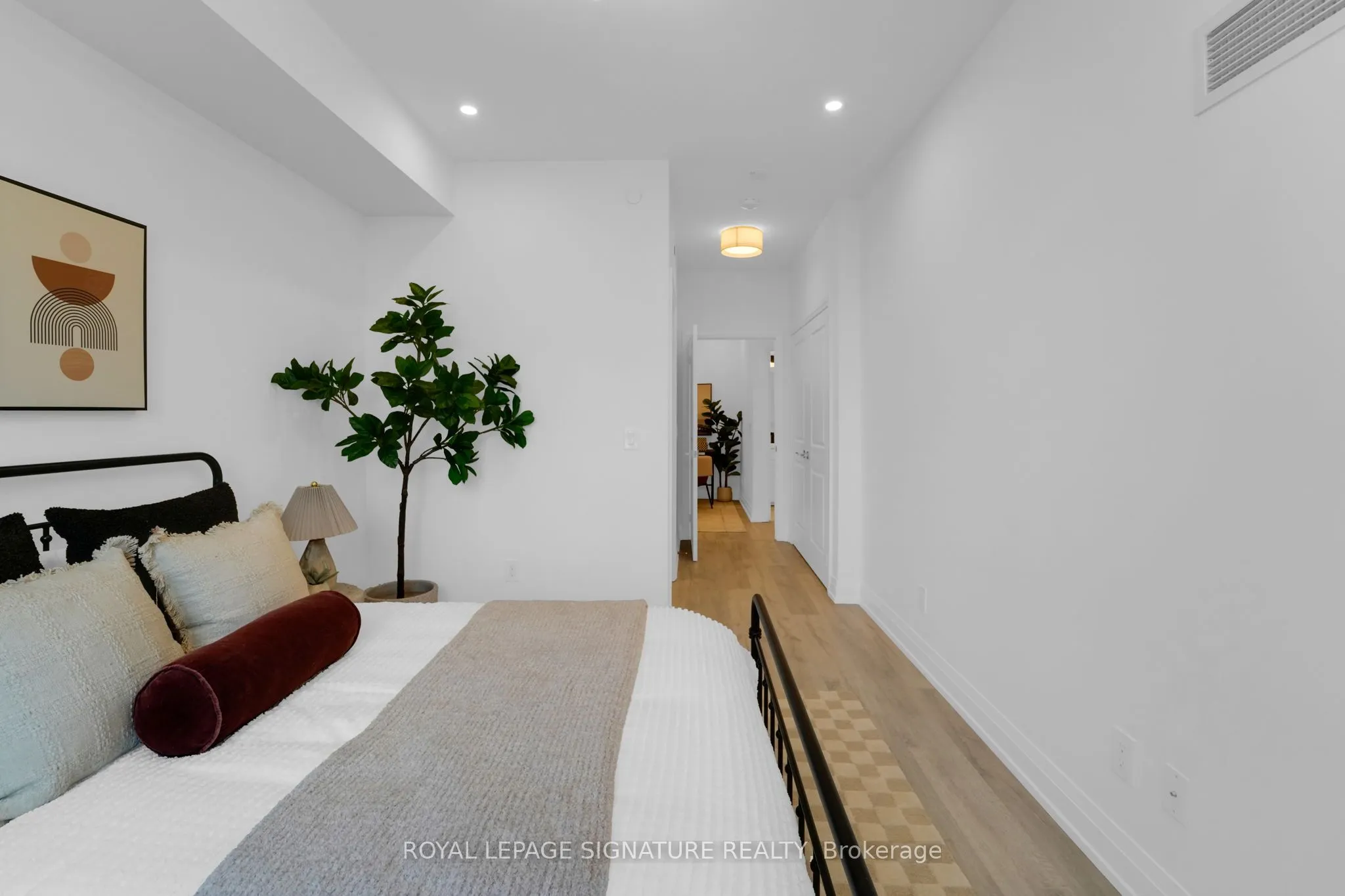 591 Sheppard Avenue E, #910