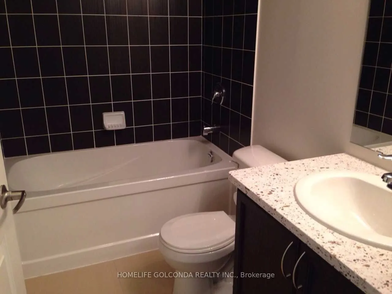 19 Grand Trunk Crescent, #1805