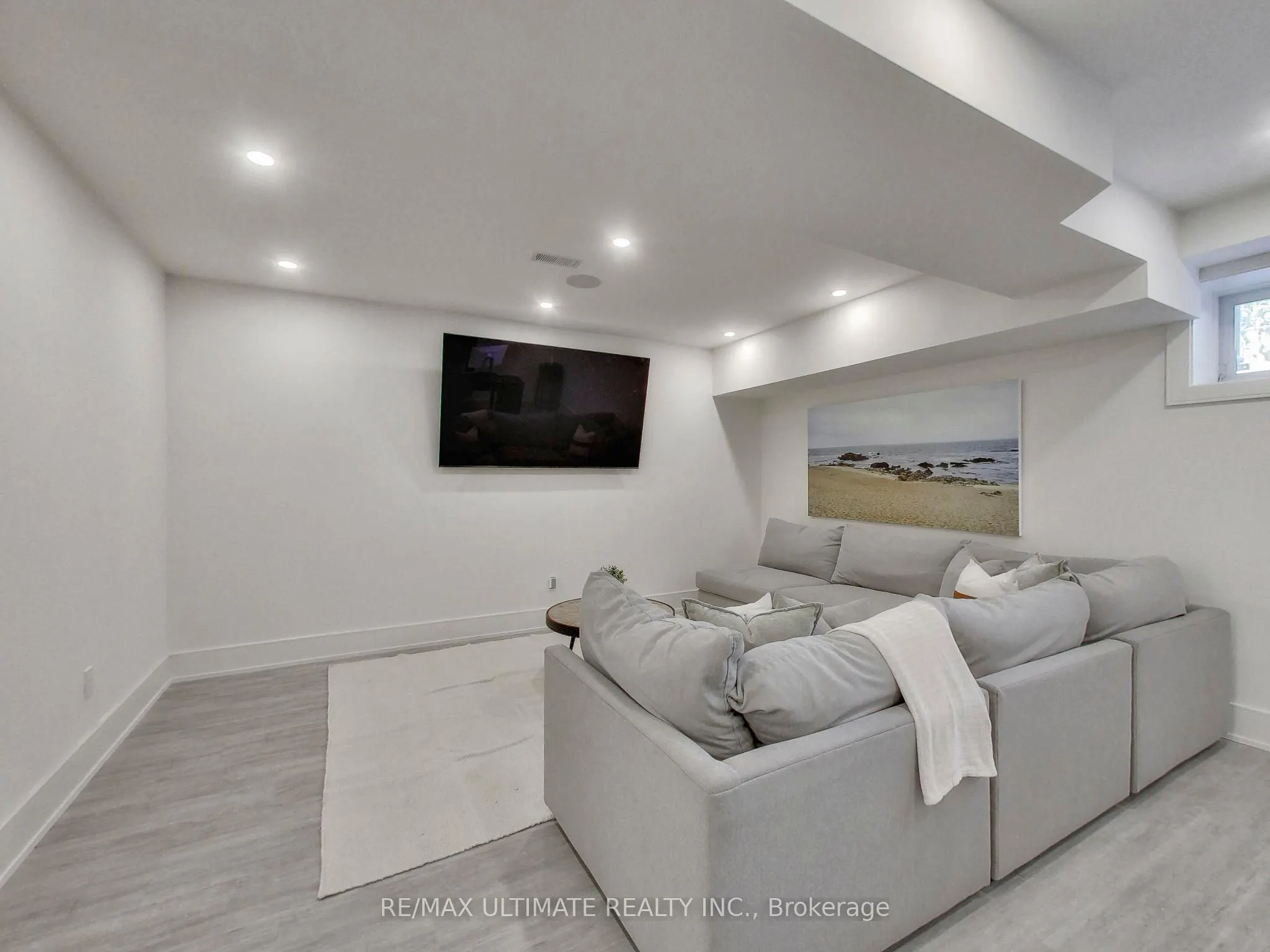35 Fleming Crescent