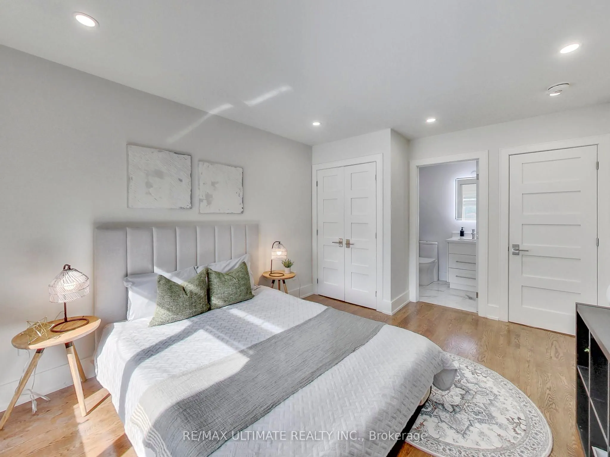 35 Fleming Crescent