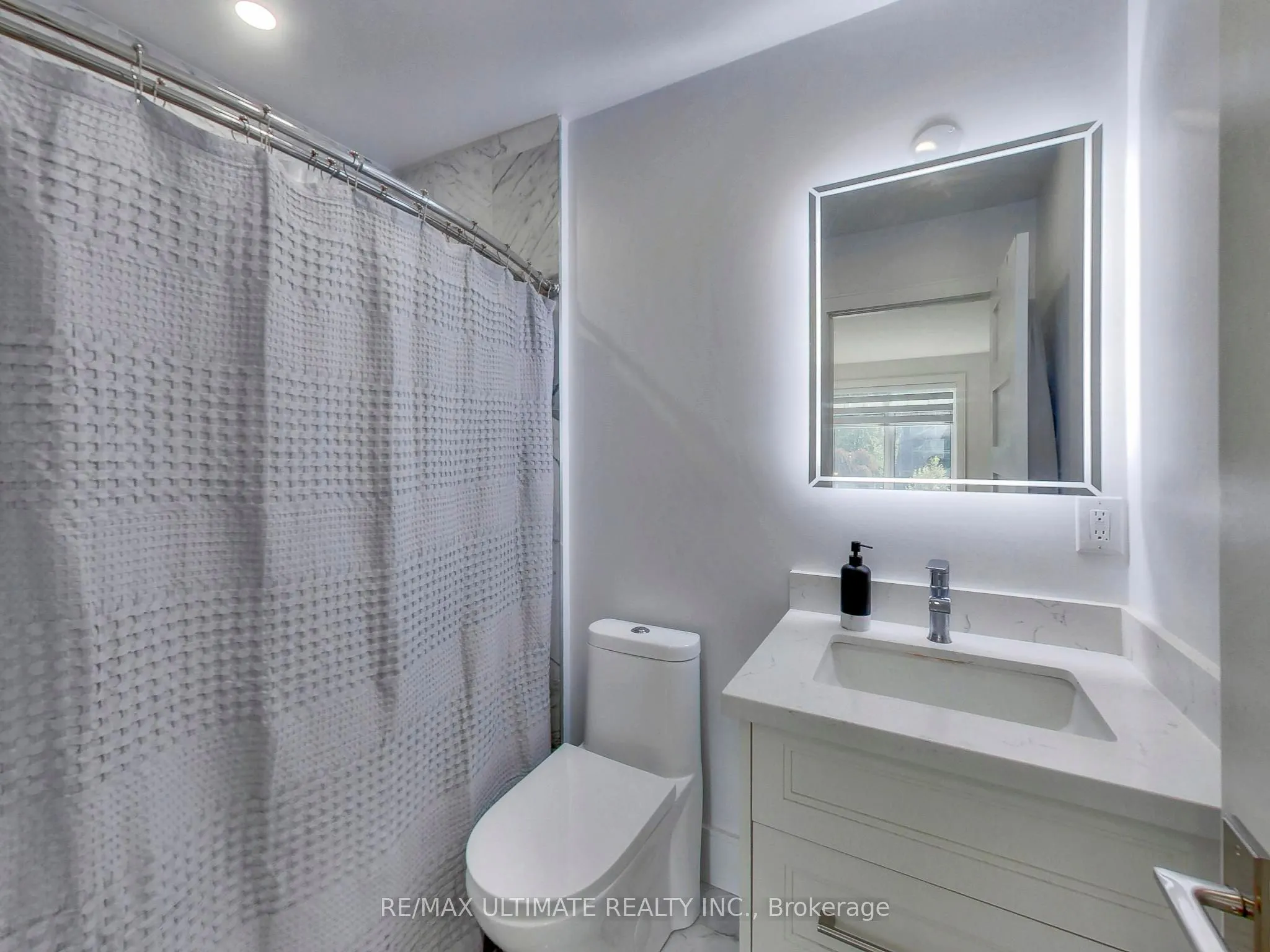 35 Fleming Crescent