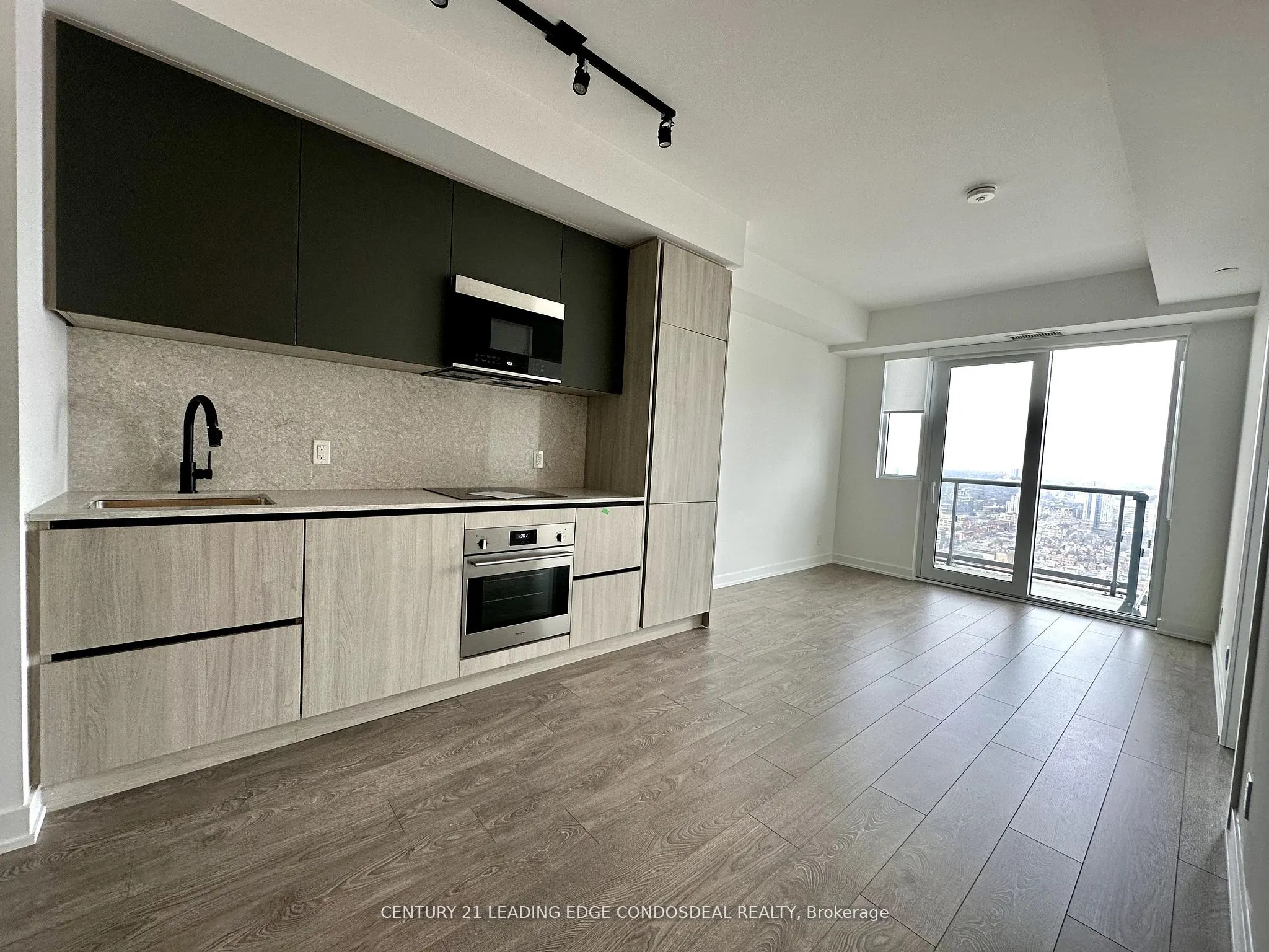 108 Peter Street, #4101