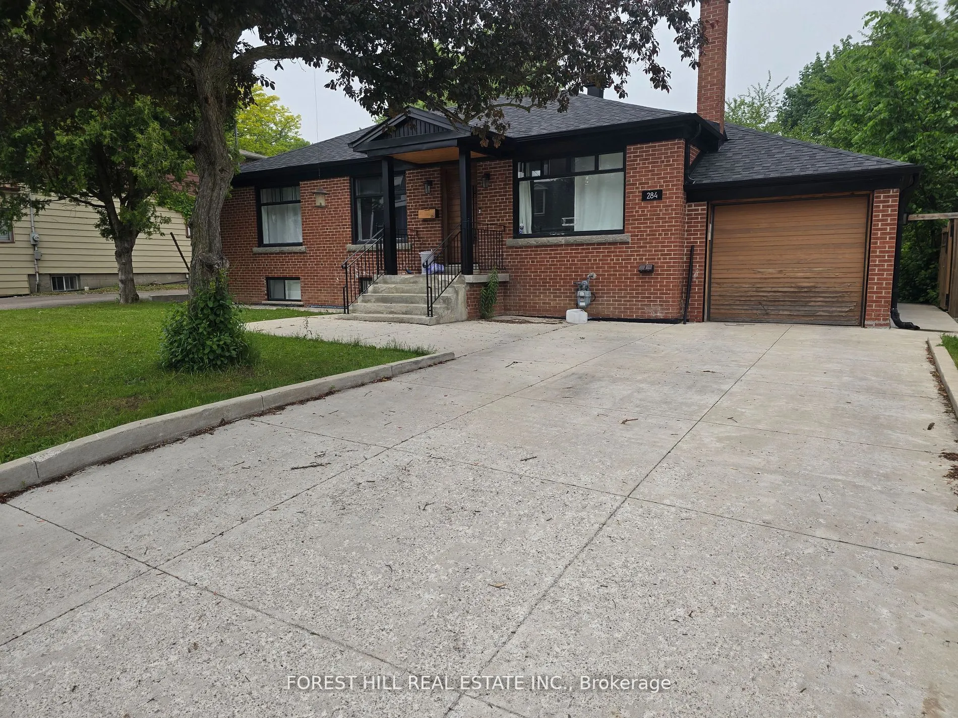 284 Hounslow Avenue, #Basement