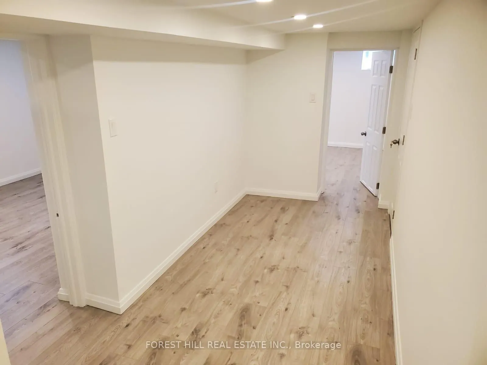 284 Hounslow Avenue, #Basement