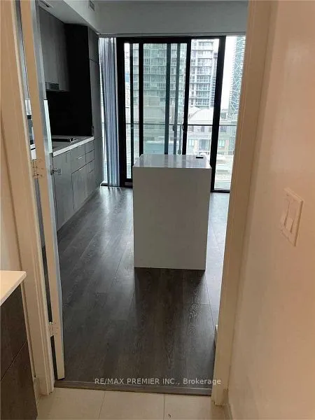 215 Queen Street W, #1612