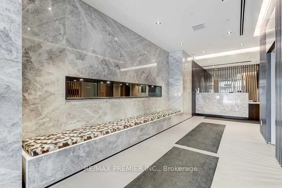 215 Queen Street W, #1612