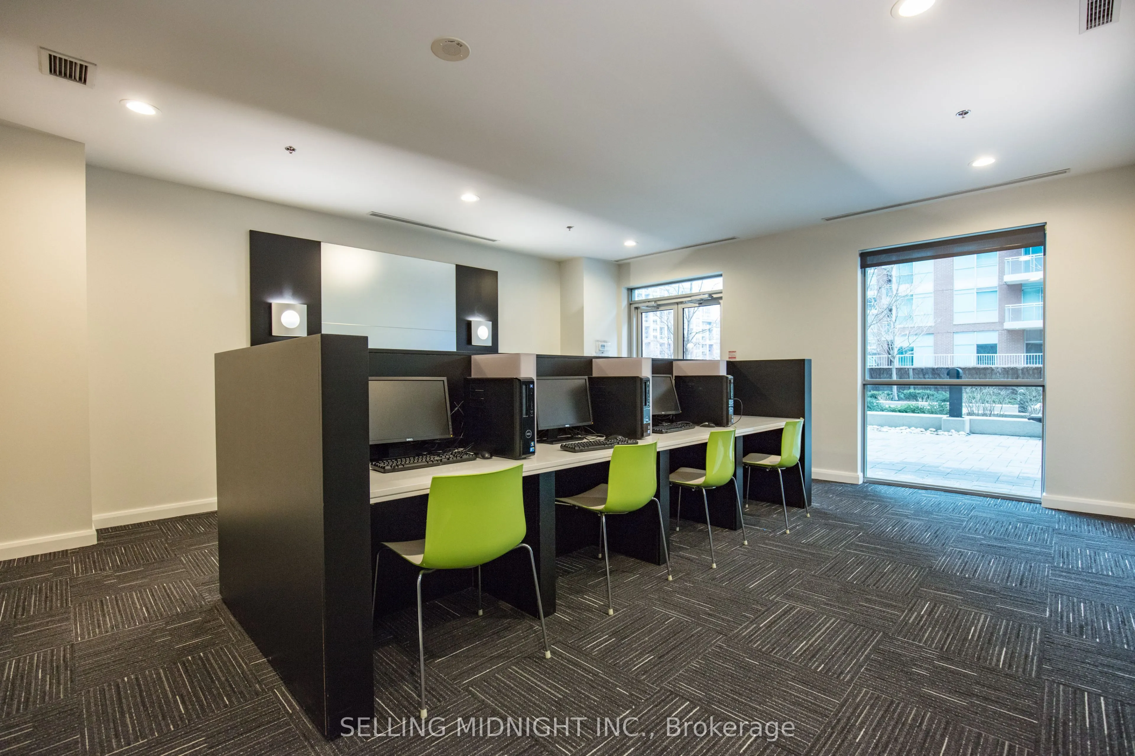 50 Lynn Williams Street, #422