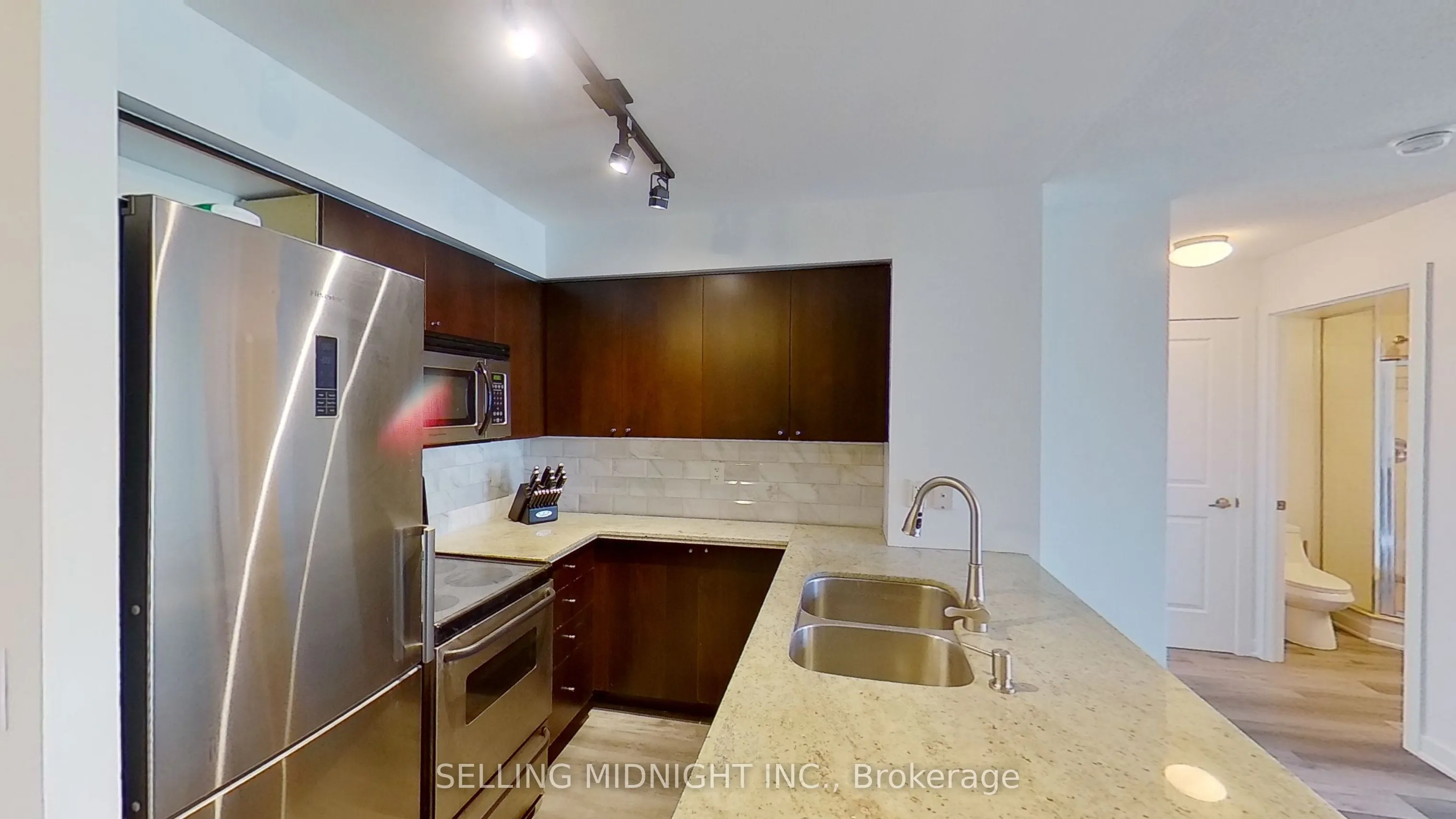 50 Lynn Williams Street, #422