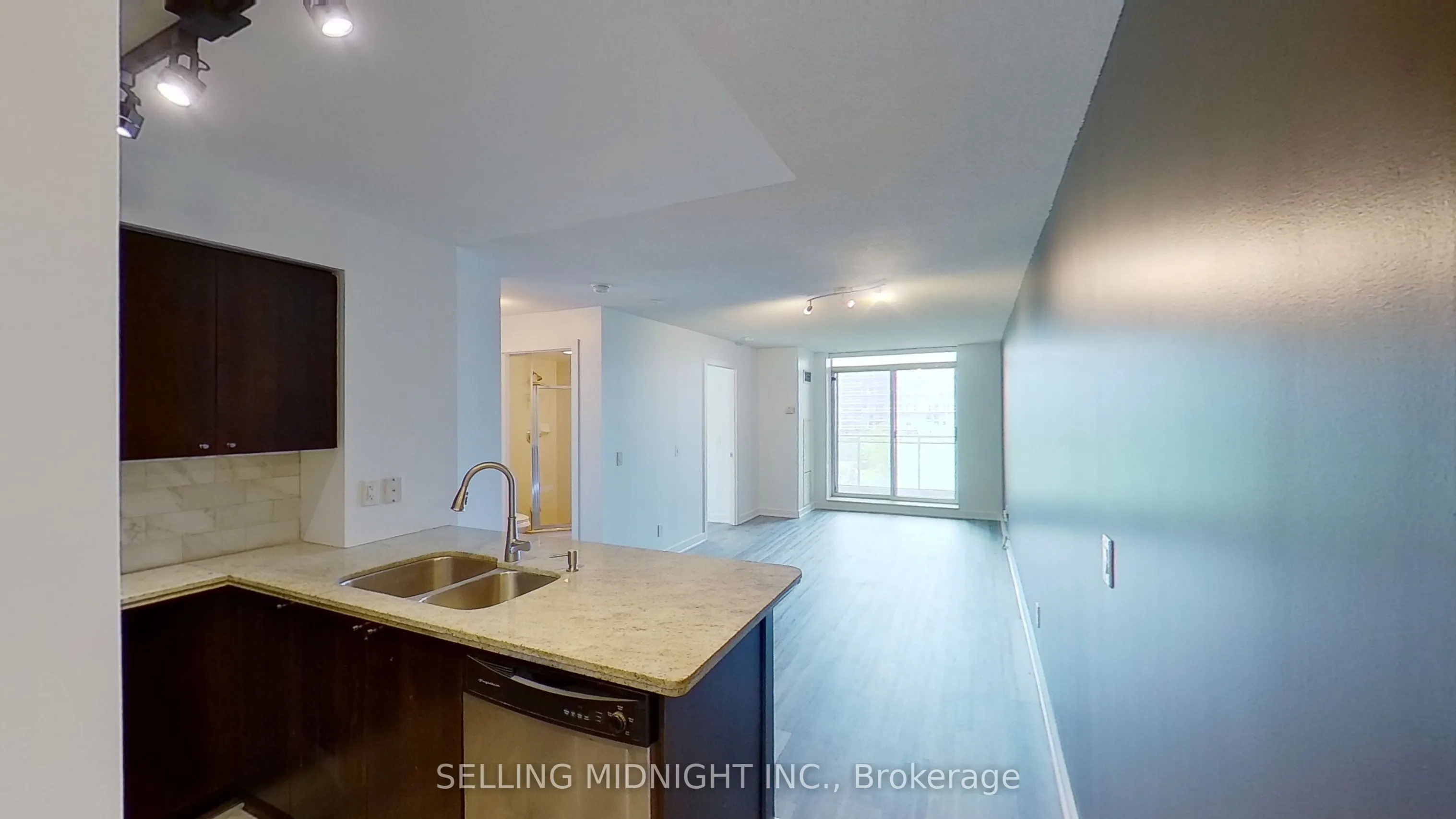 50 Lynn Williams Street, #422