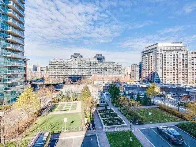 50 Lynn Williams Street, #422