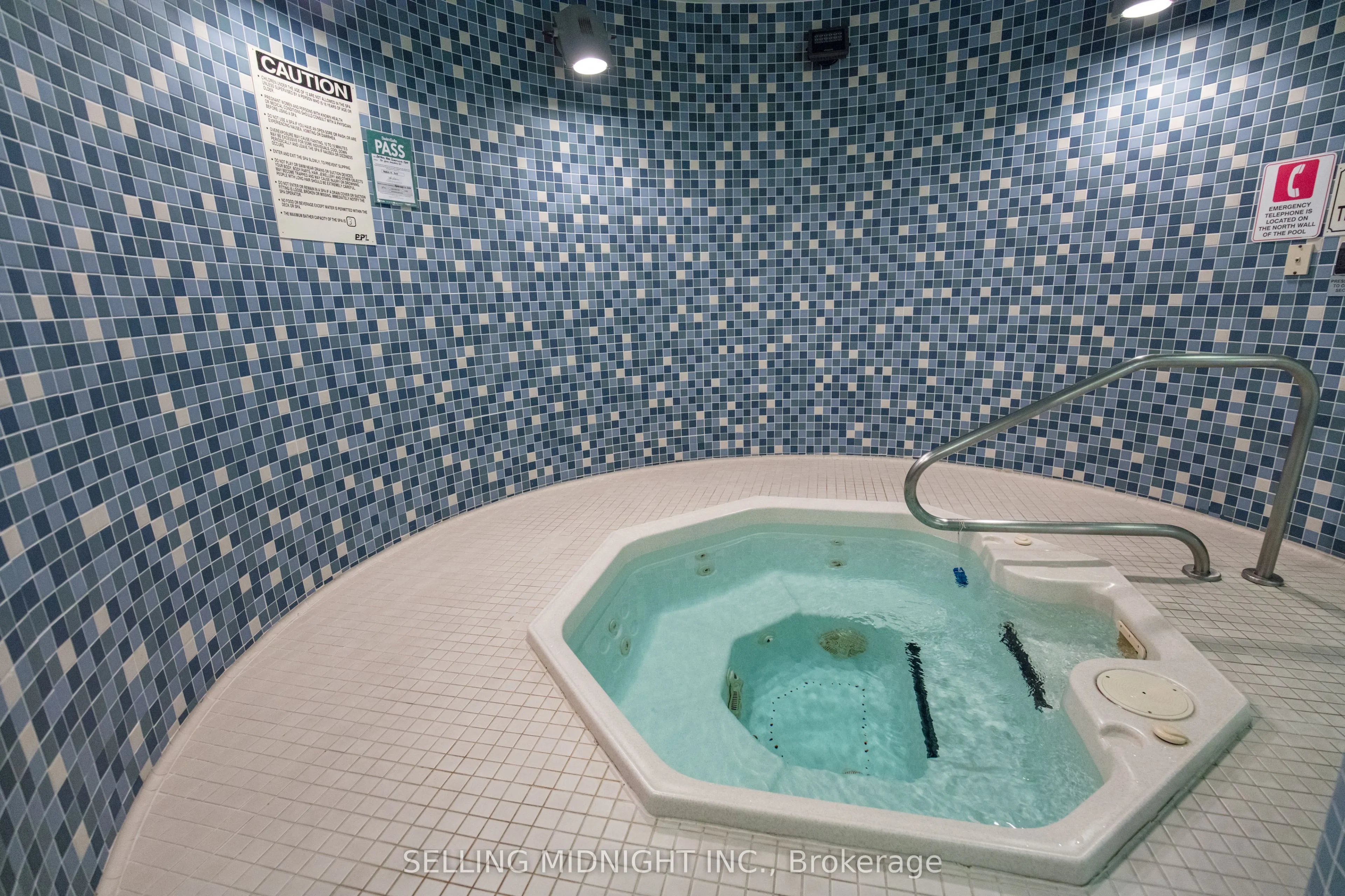 50 Lynn Williams Street, #422