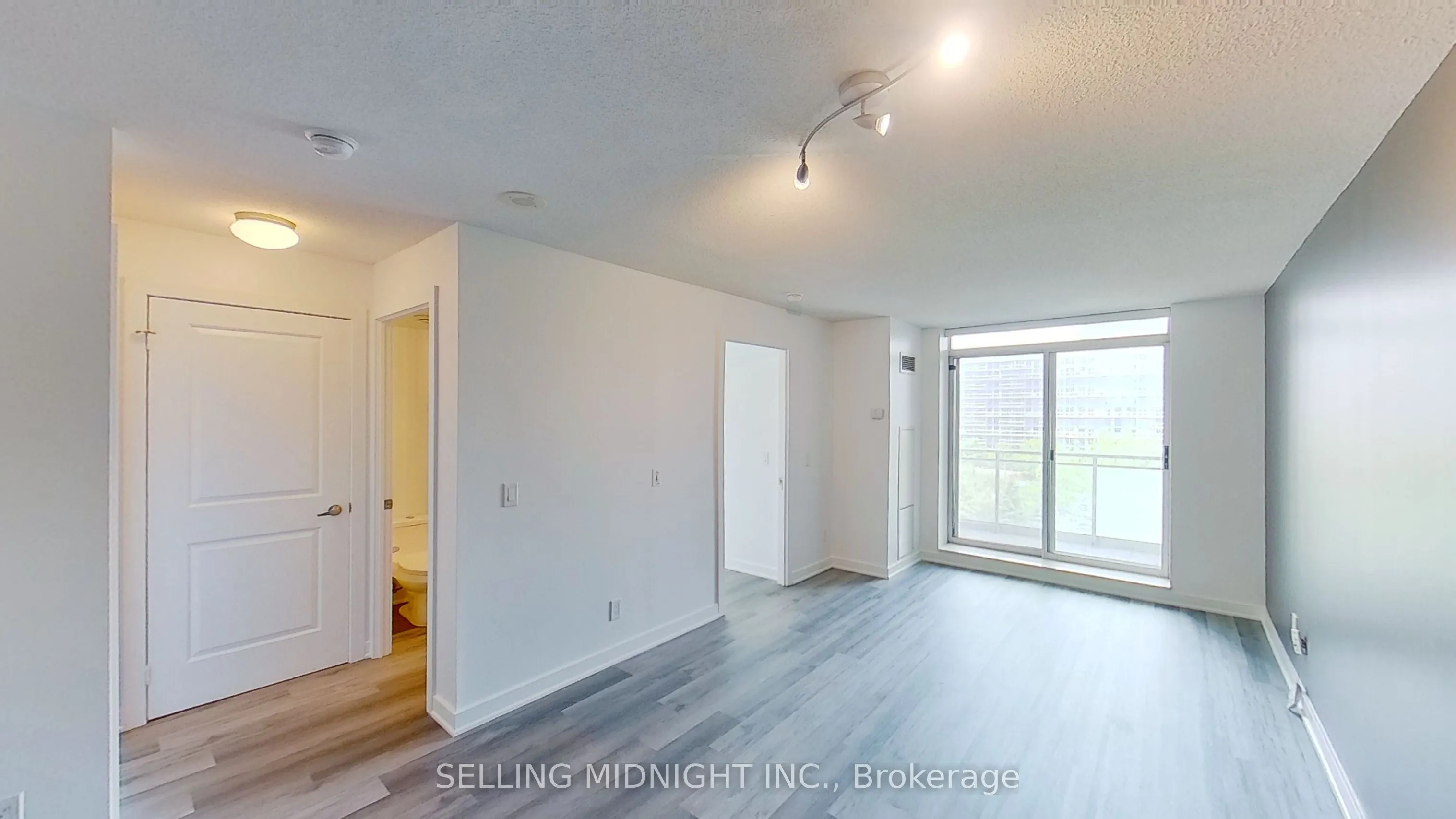50 Lynn Williams Street, #422