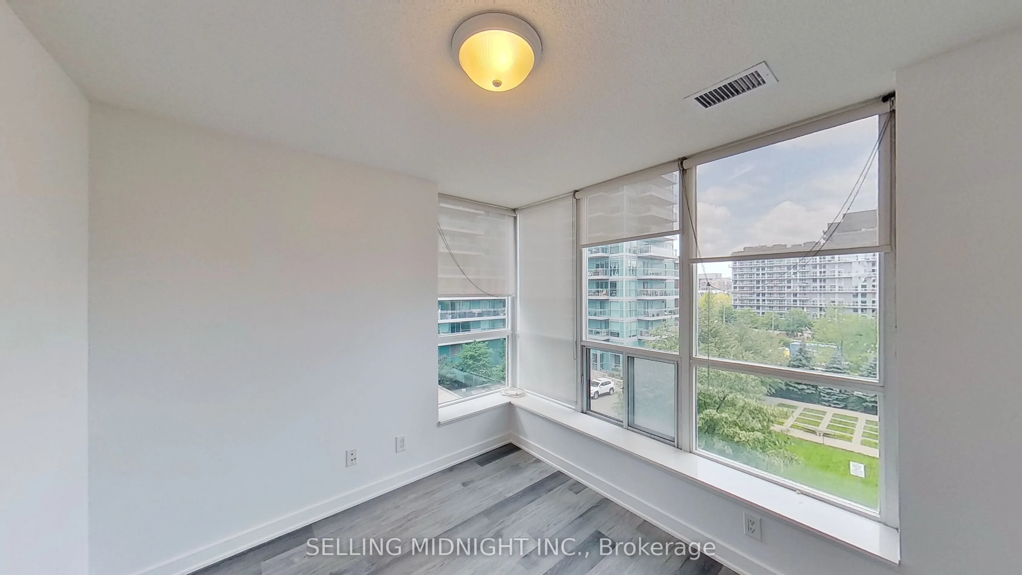 50 Lynn Williams Street, #422