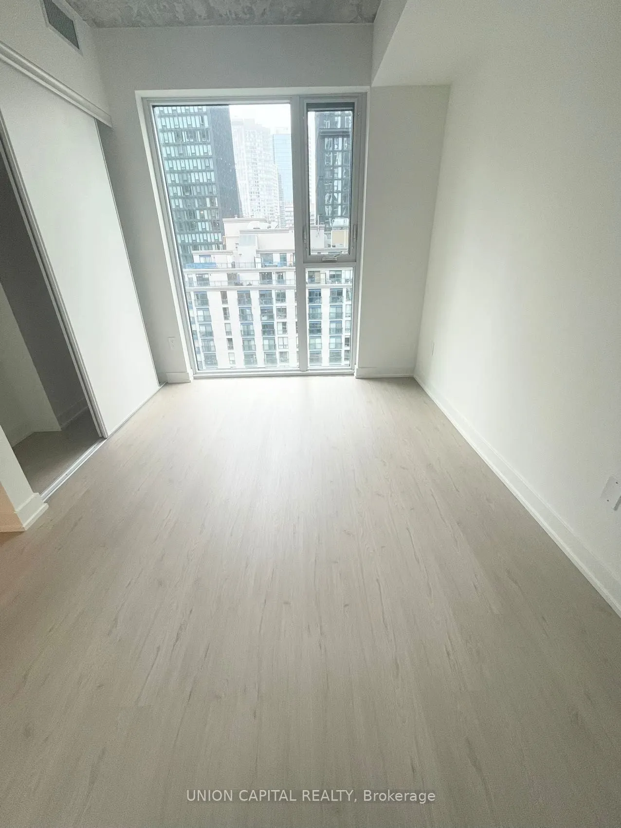 65 Mutual Street, #1104