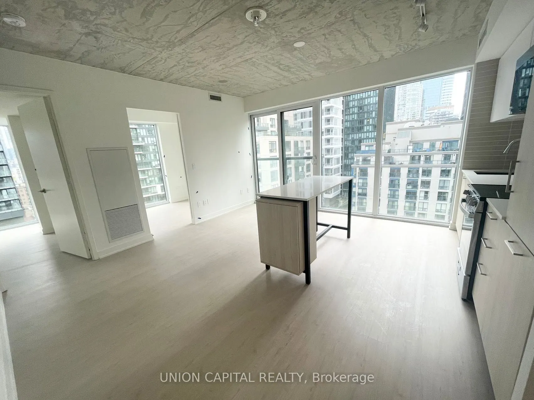 65 Mutual Street, #1104