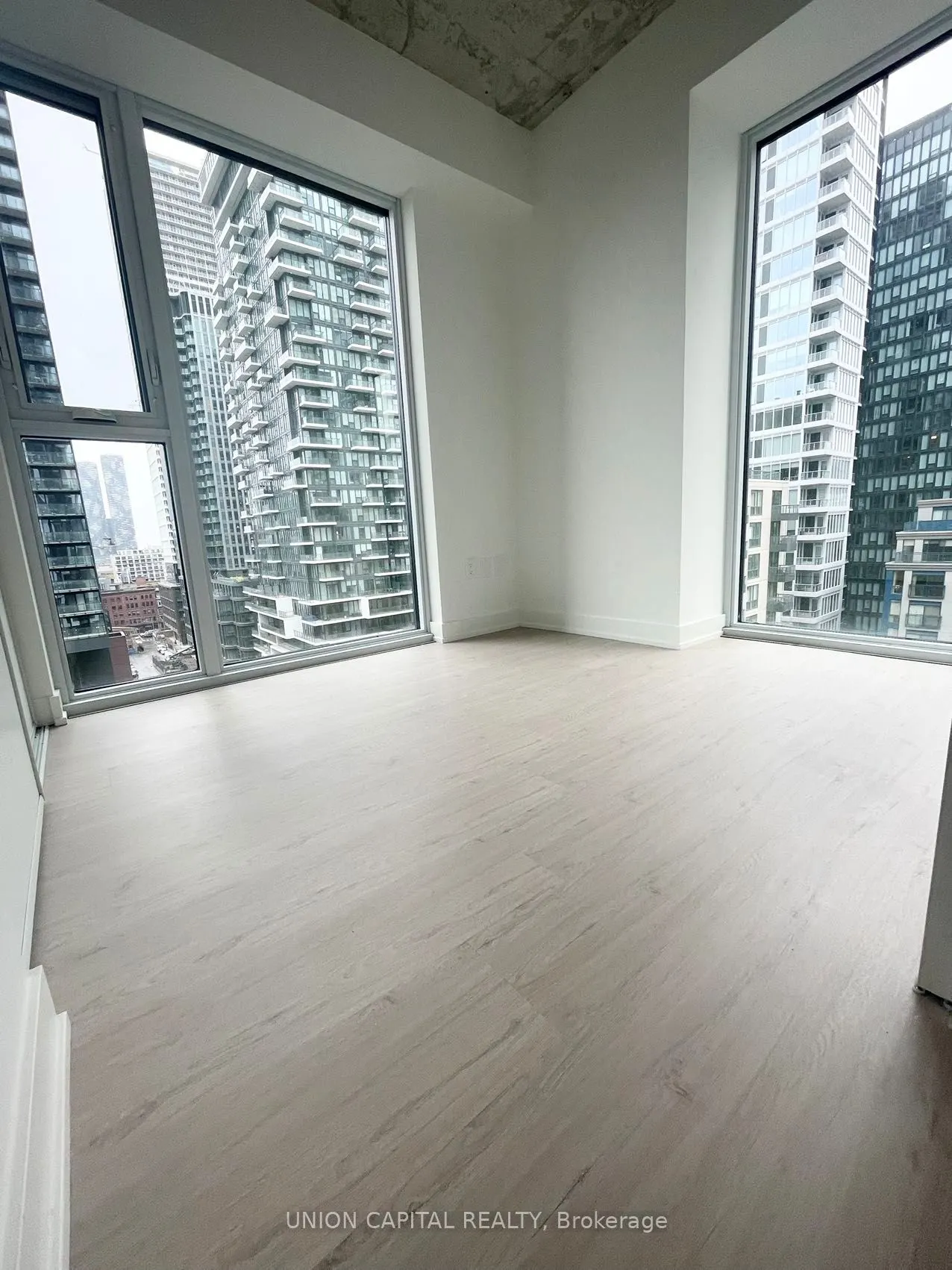 65 Mutual Street, #1104