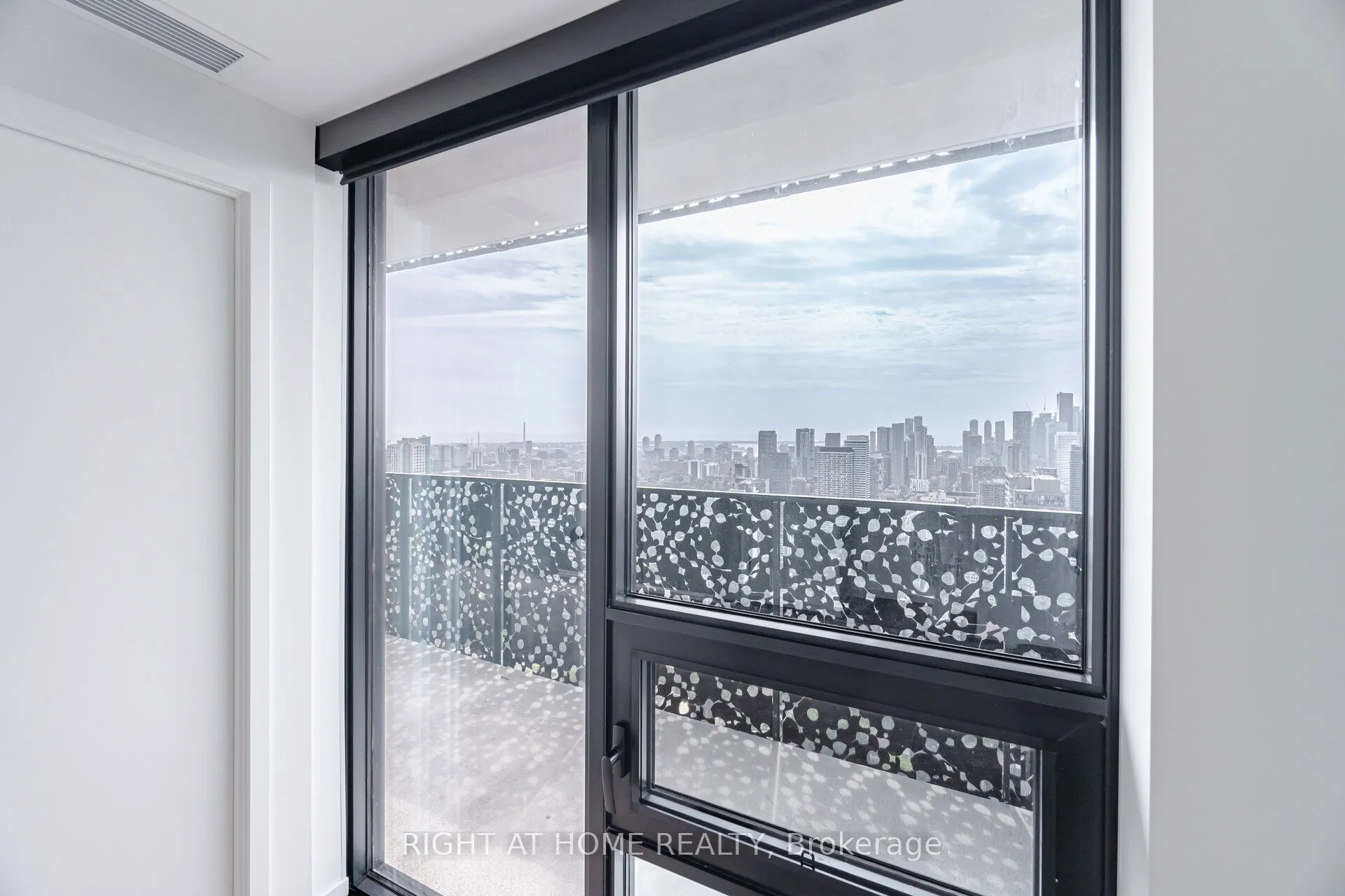 55 Charles Street E, #4403