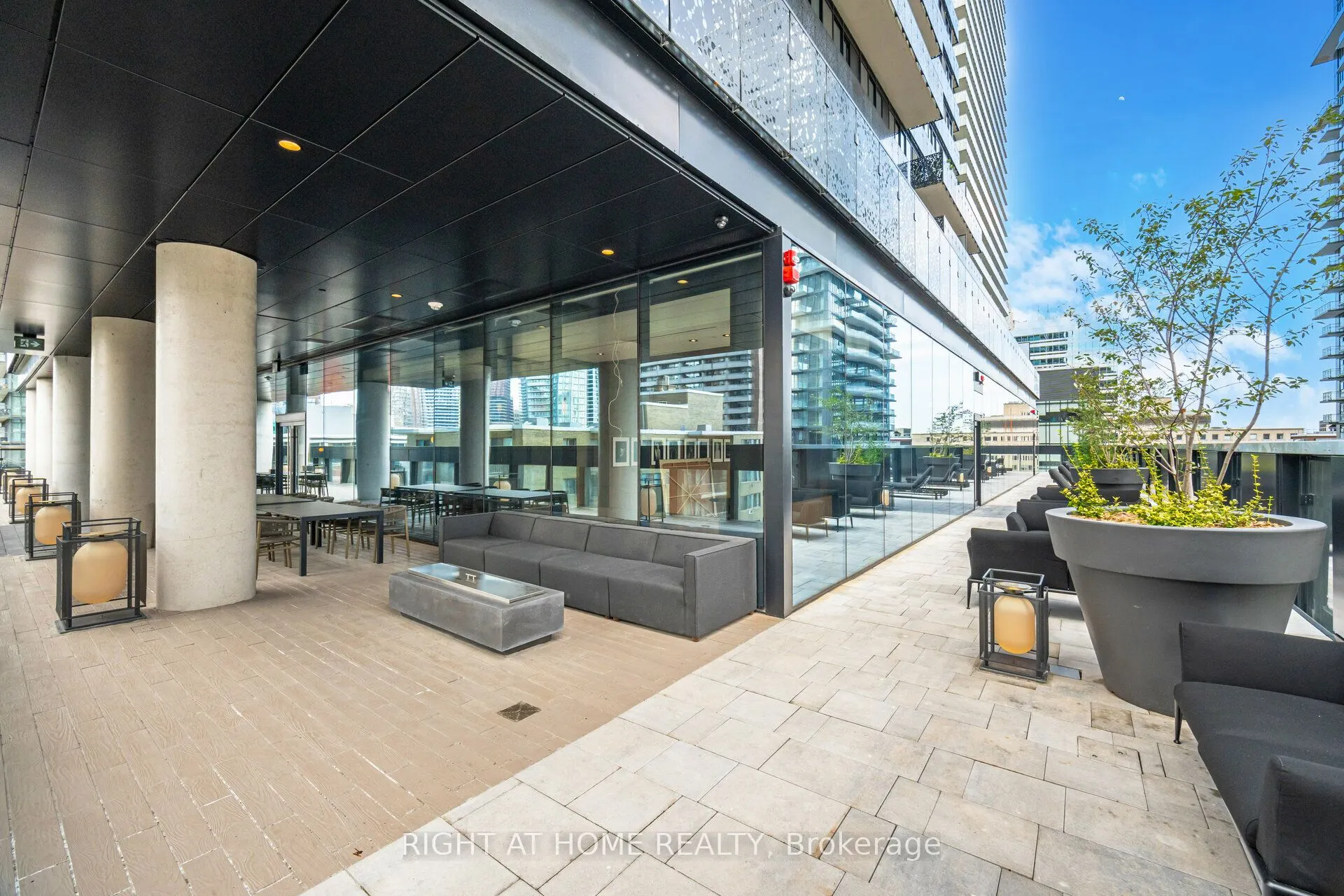 55 Charles Street E, #4403