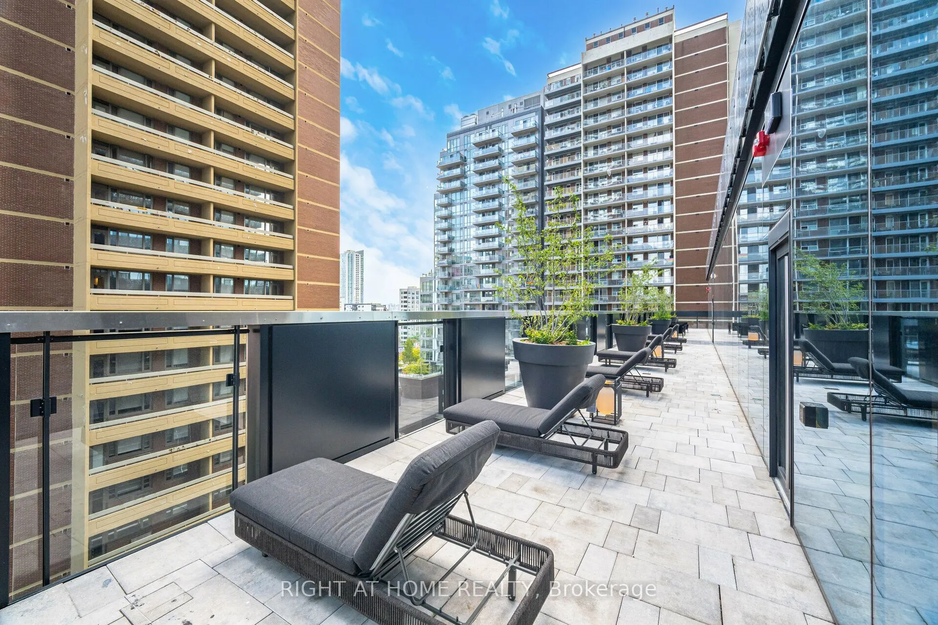 55 Charles Street E, #4403