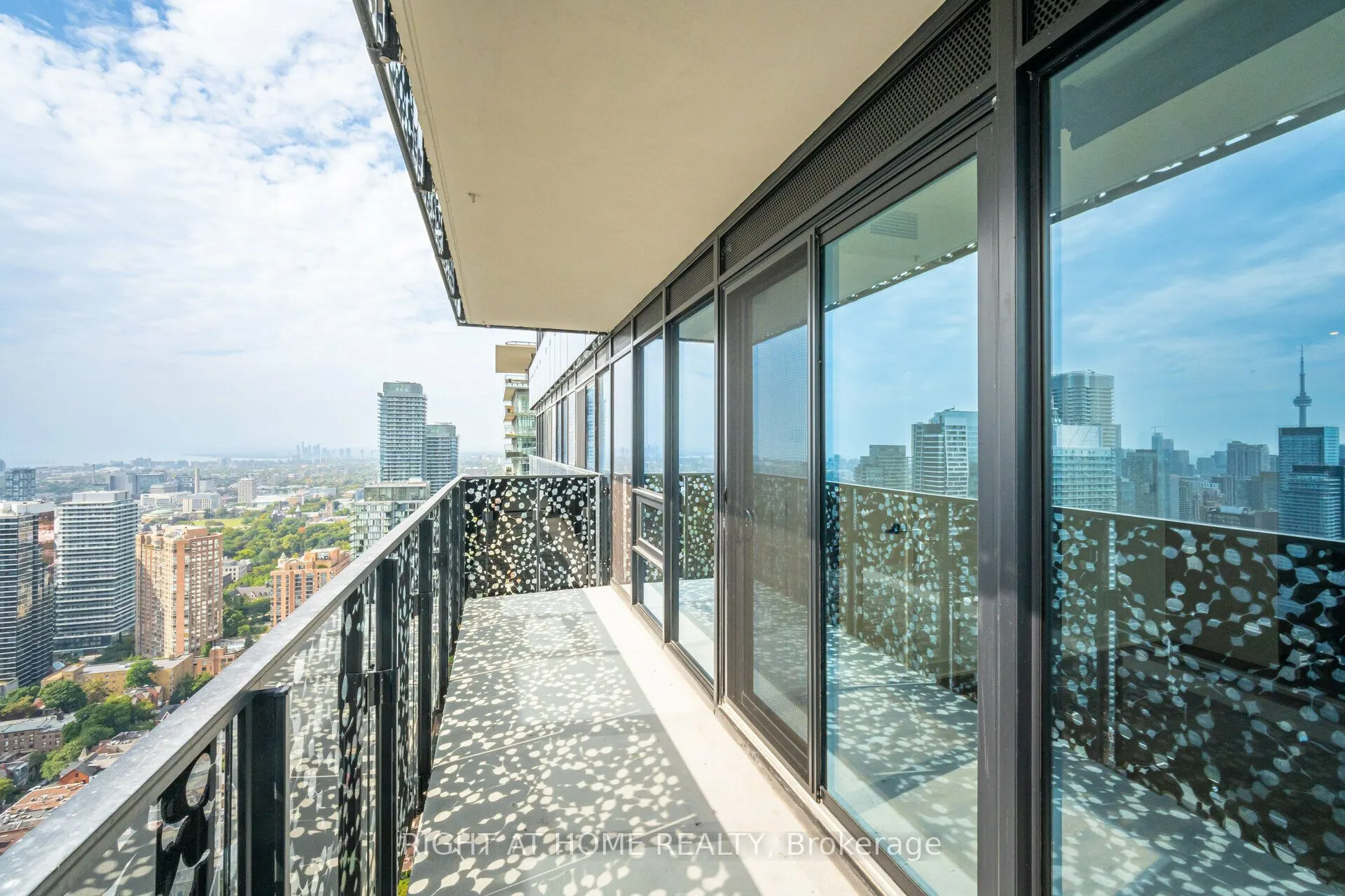 55 Charles Street E, #4403