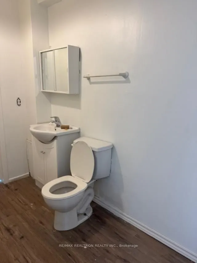 92 Avenue Road, #2nd & 3rd Floor