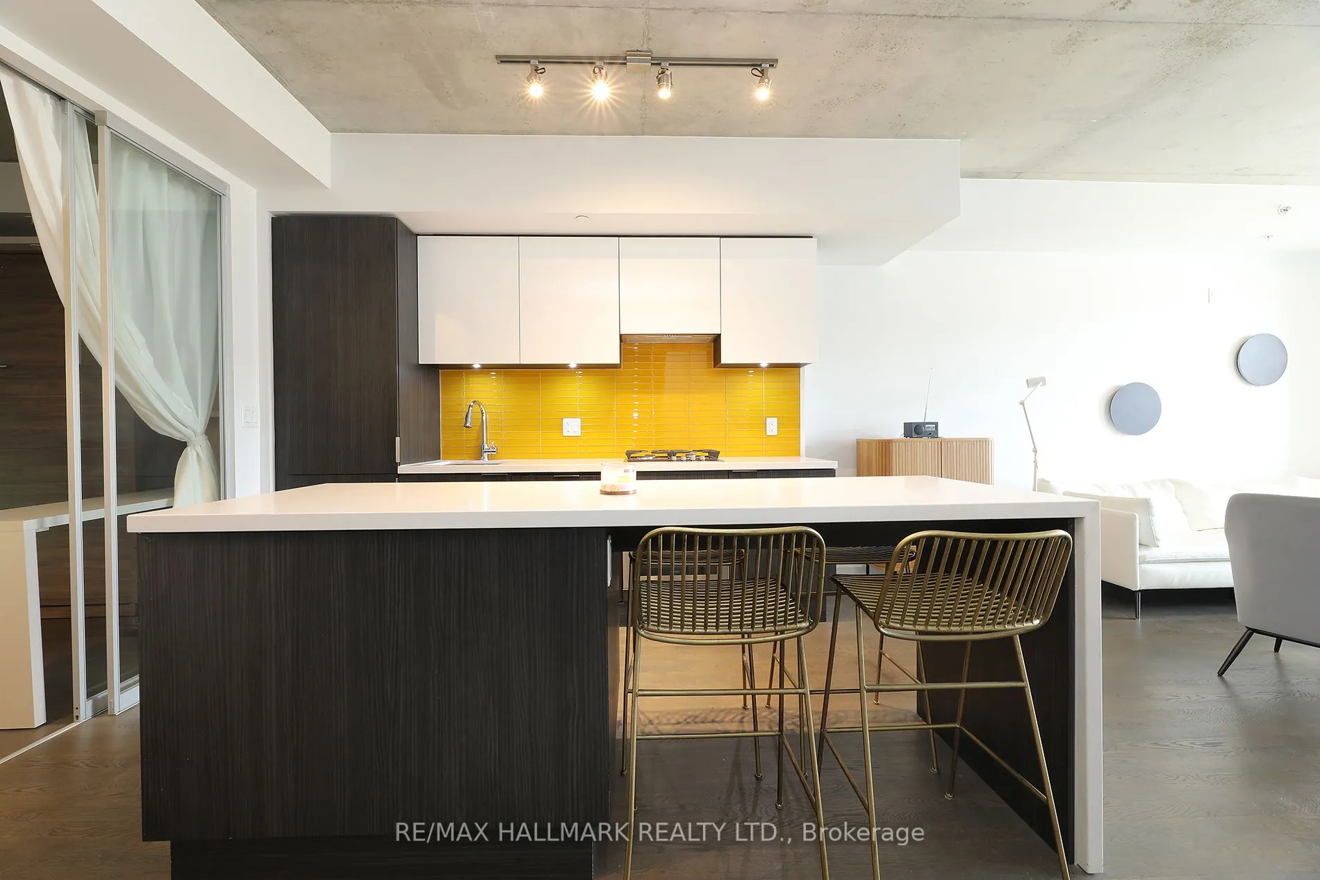 109 Ossington Avenue, #211
