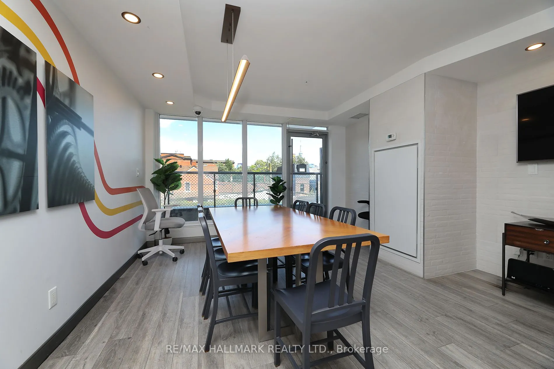 109 Ossington Avenue, #211
