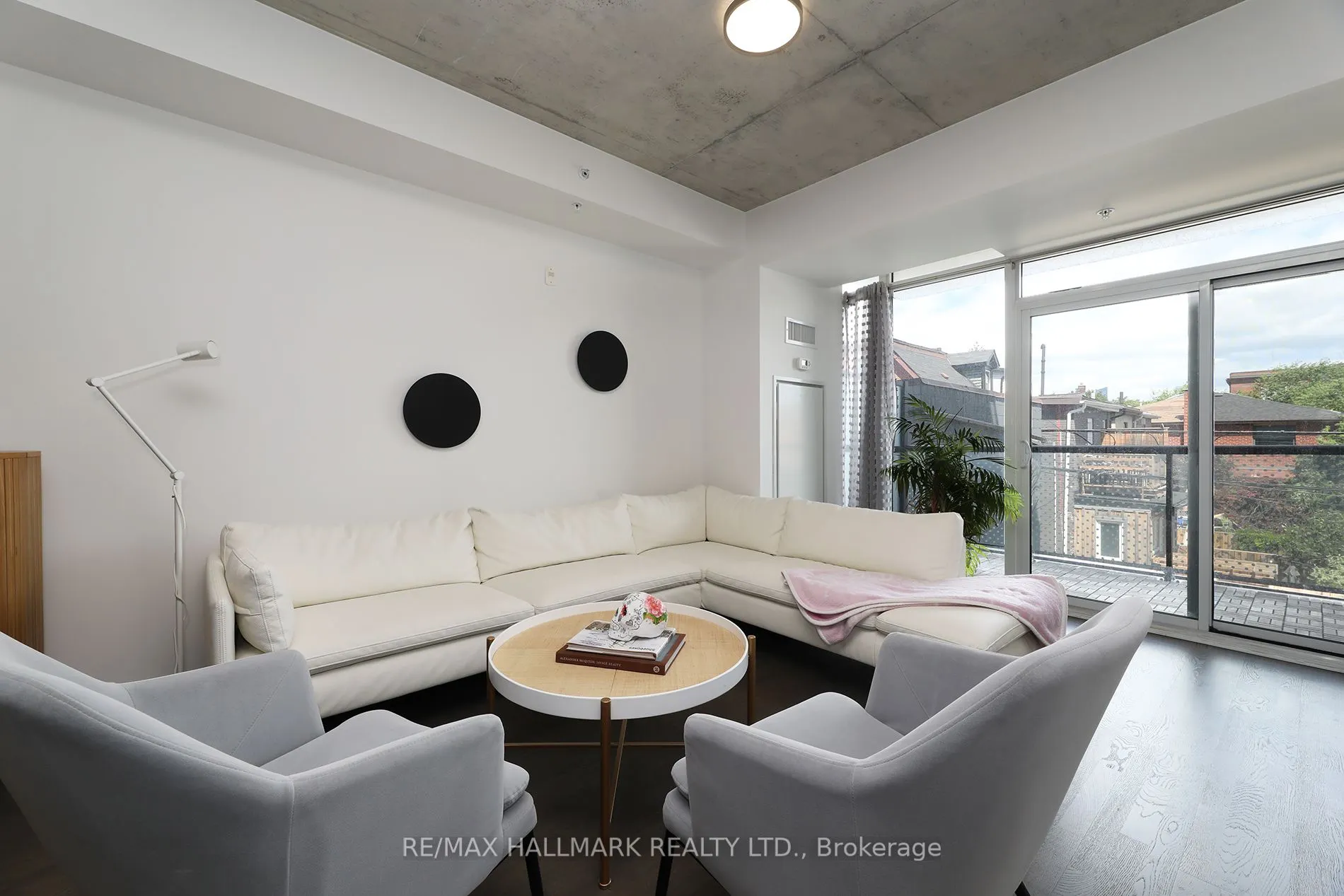 109 Ossington Avenue, #211
