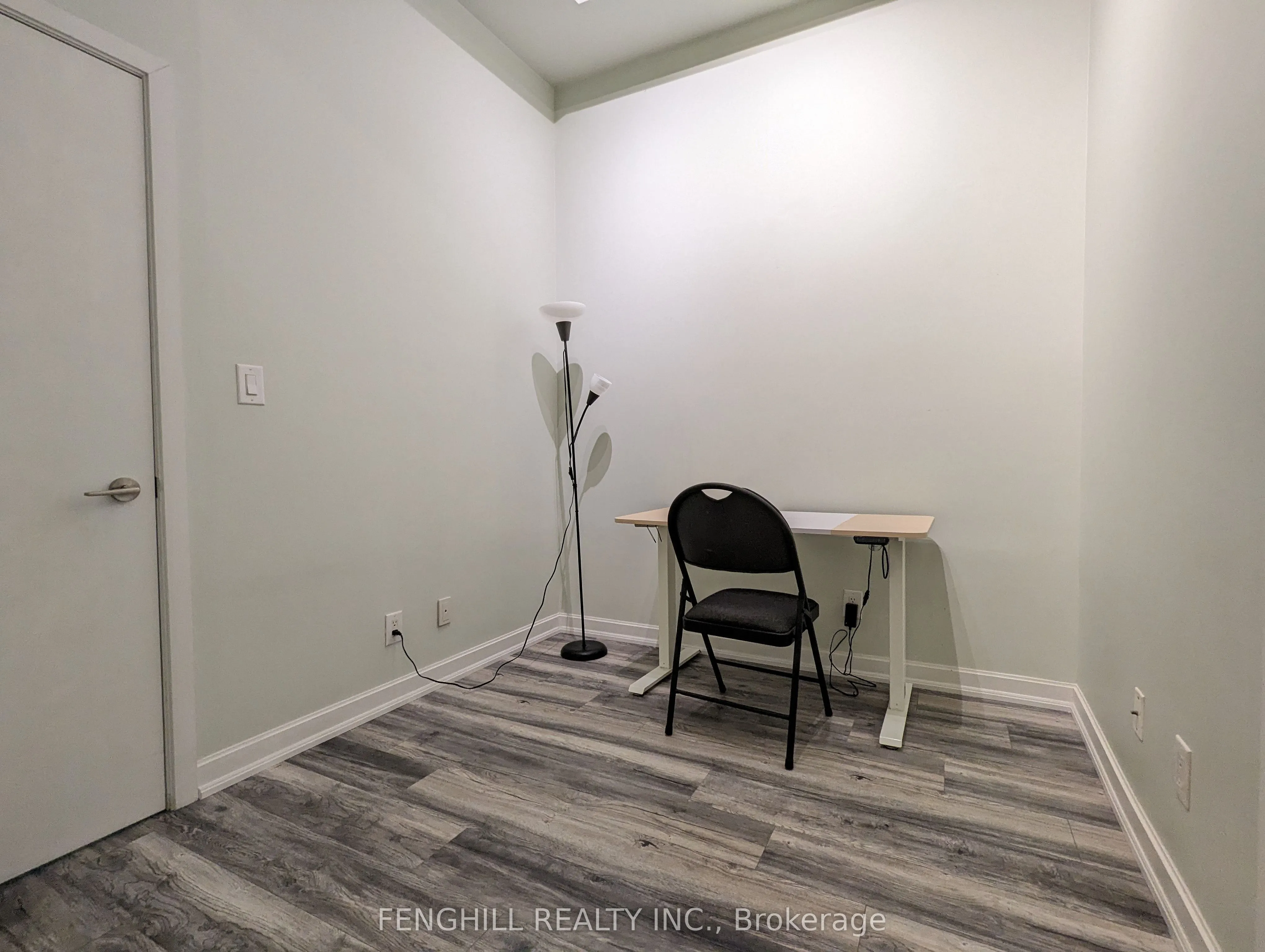 33 Bay Street, #209