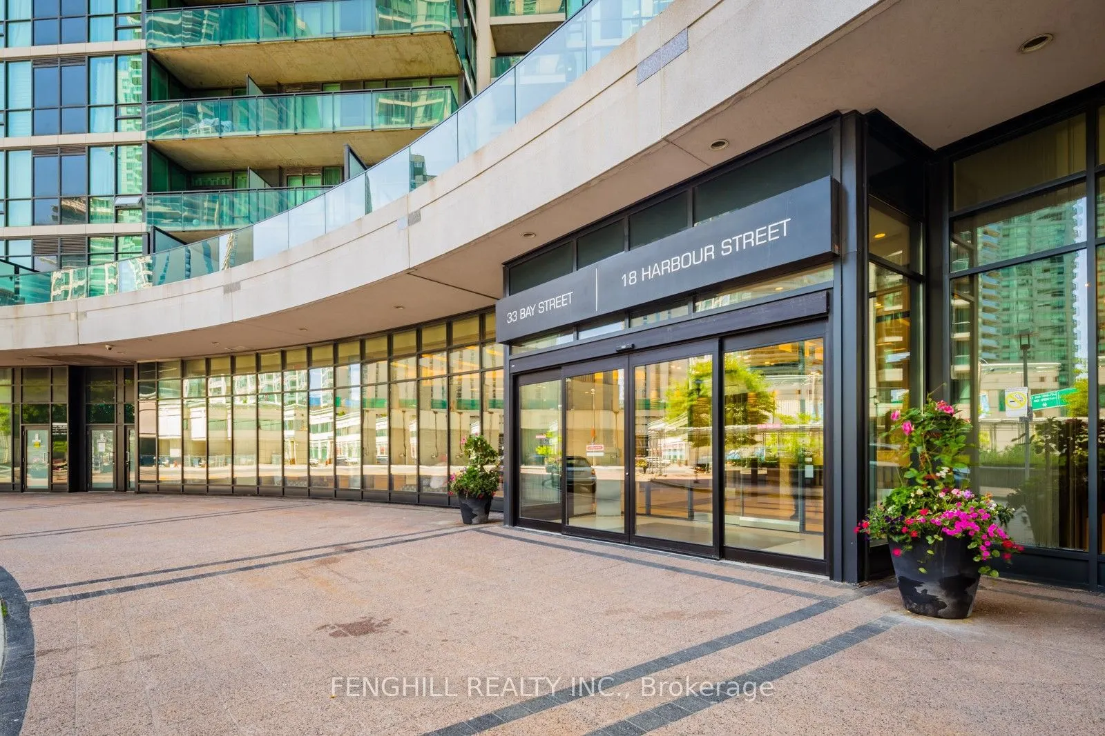 33 Bay Street, #209