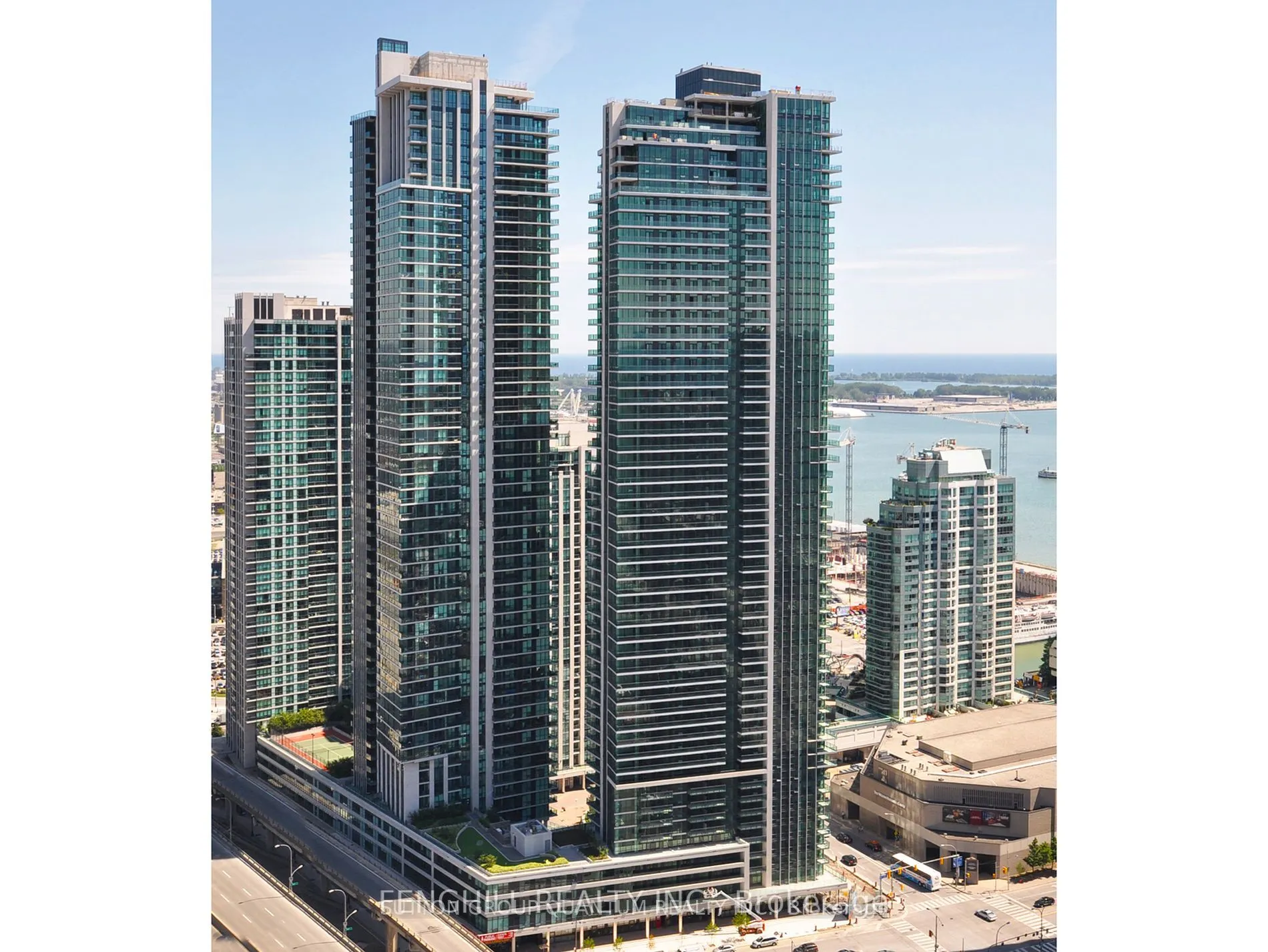 33 Bay Street, #209