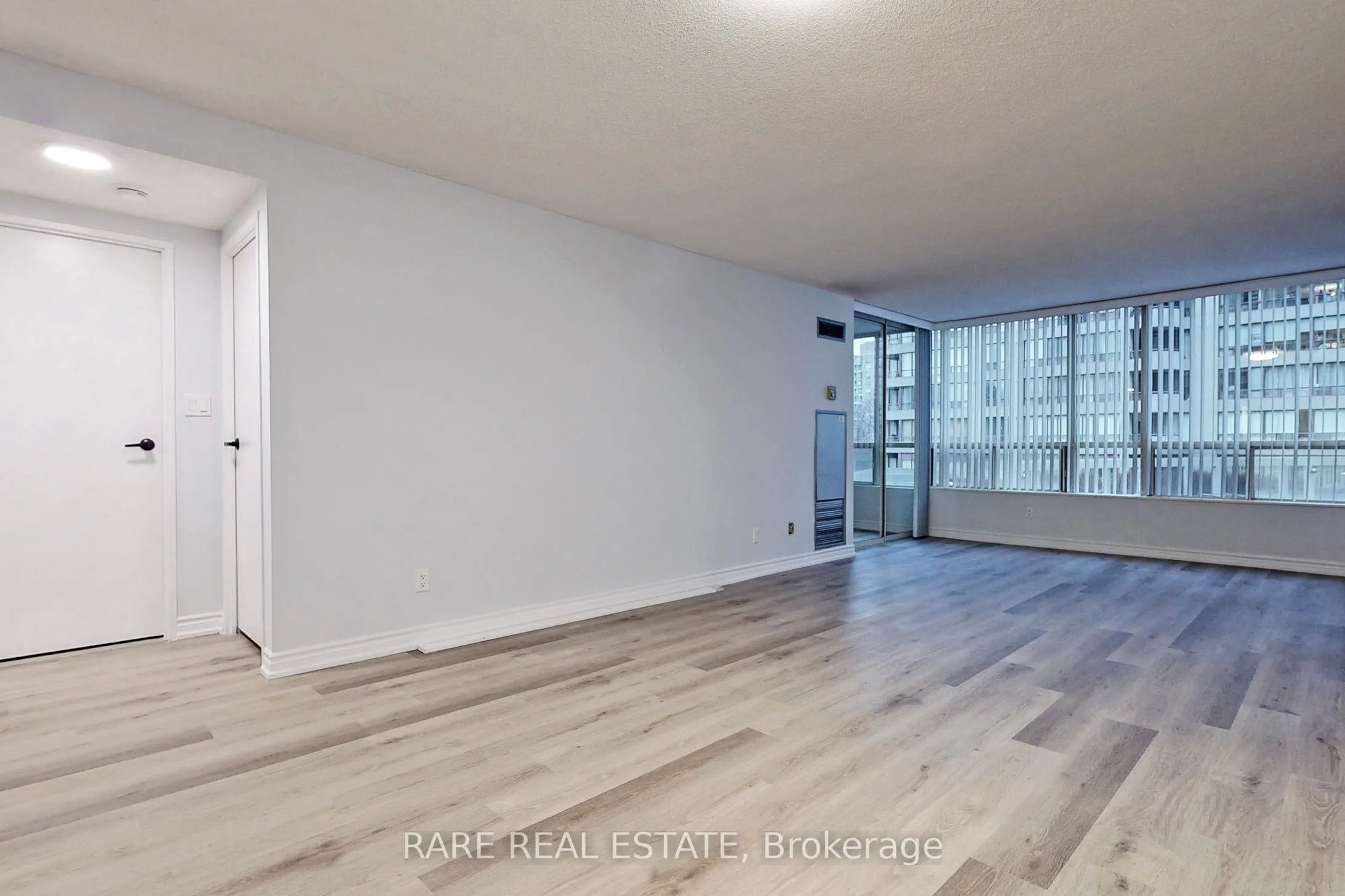 5785 Yonge Street, #206